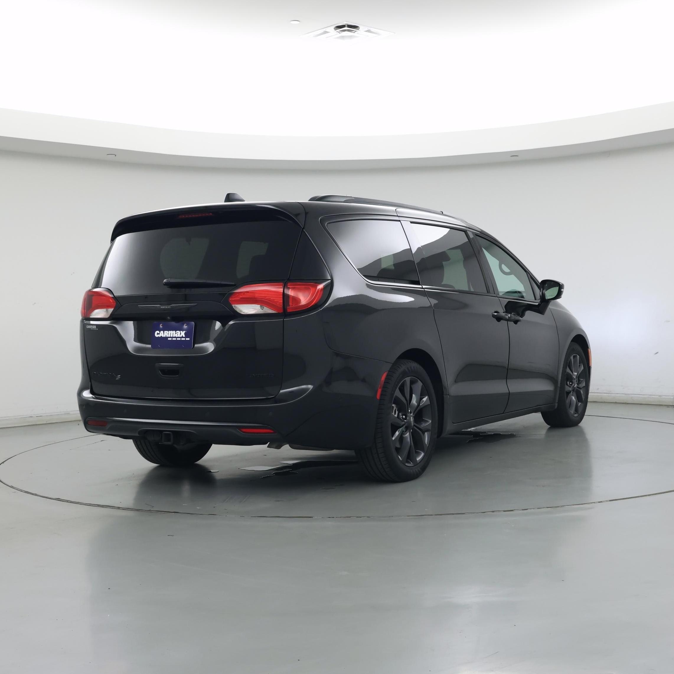 Thumbnail: 2019 Chrysler Pacifica - 8