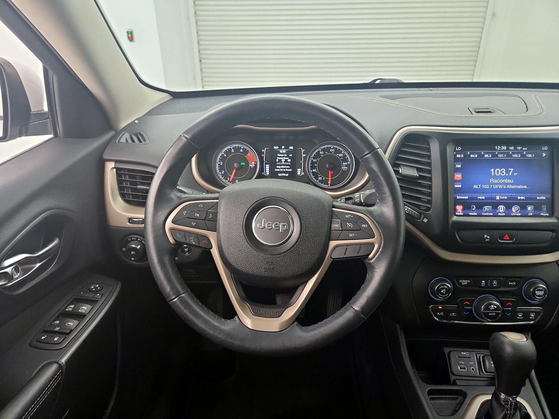 Thumbnail: 2016 Jeep Cherokee - 10