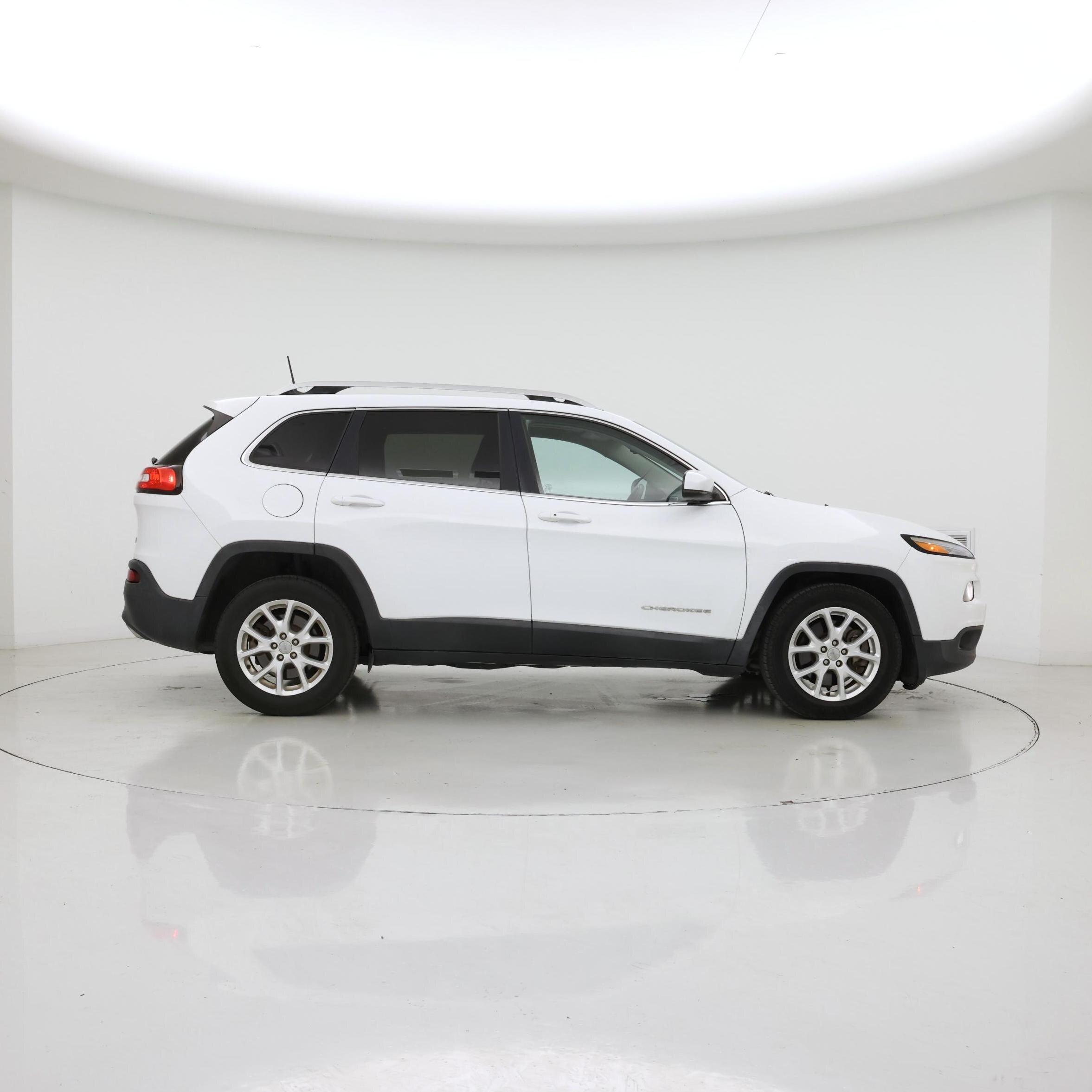 Thumbnail: 2016 Jeep Cherokee - 7