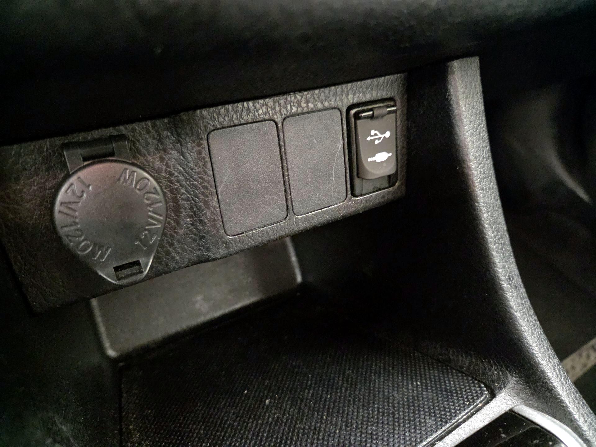 Thumbnail: 2019 Toyota Corolla - 18