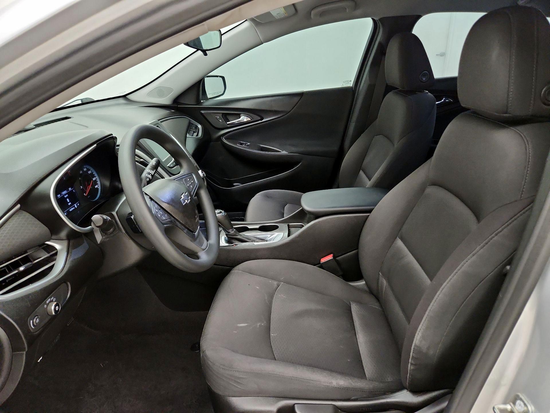 Thumbnail: 2018 Chevrolet Malibu - 11