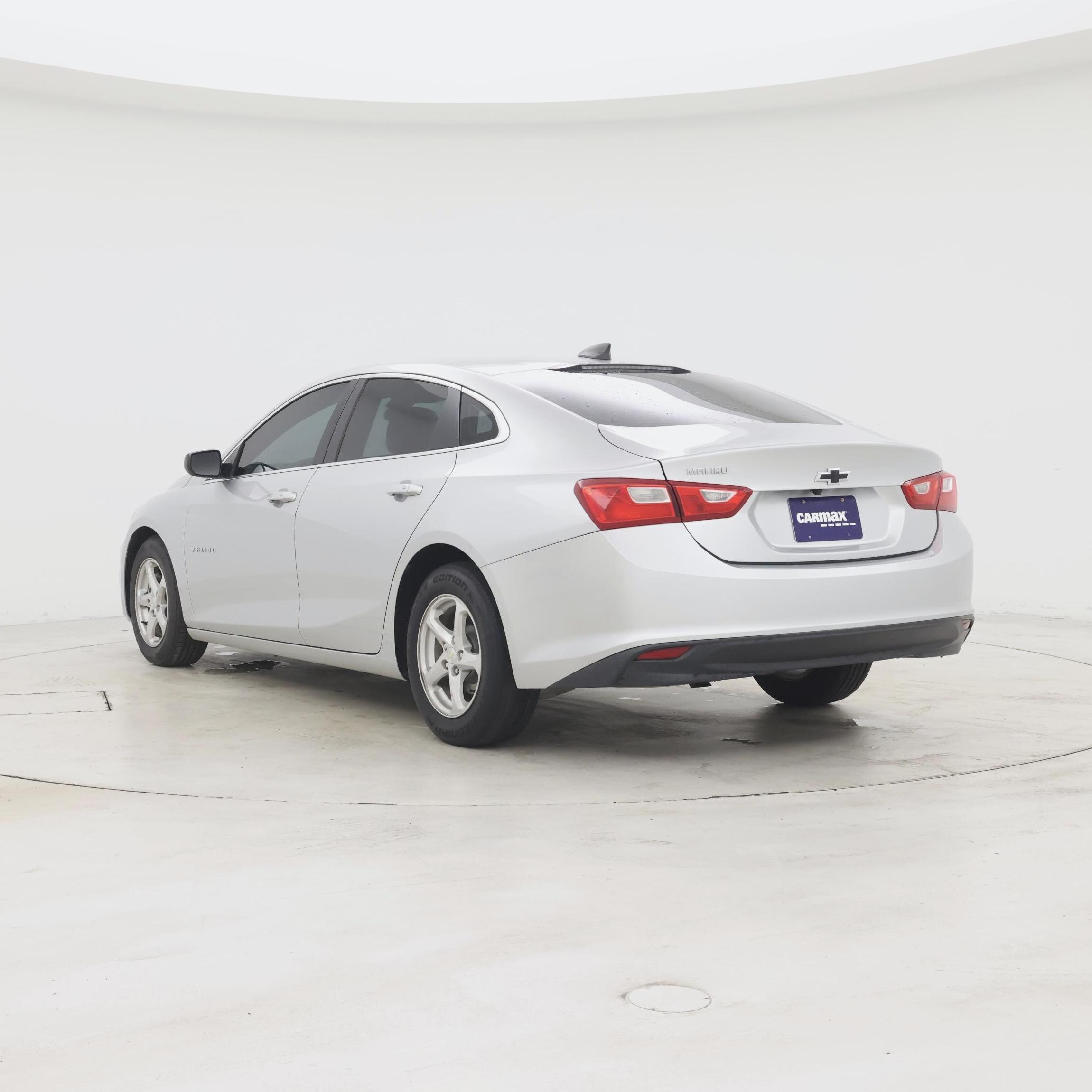 Thumbnail: 2018 Chevrolet Malibu - 2