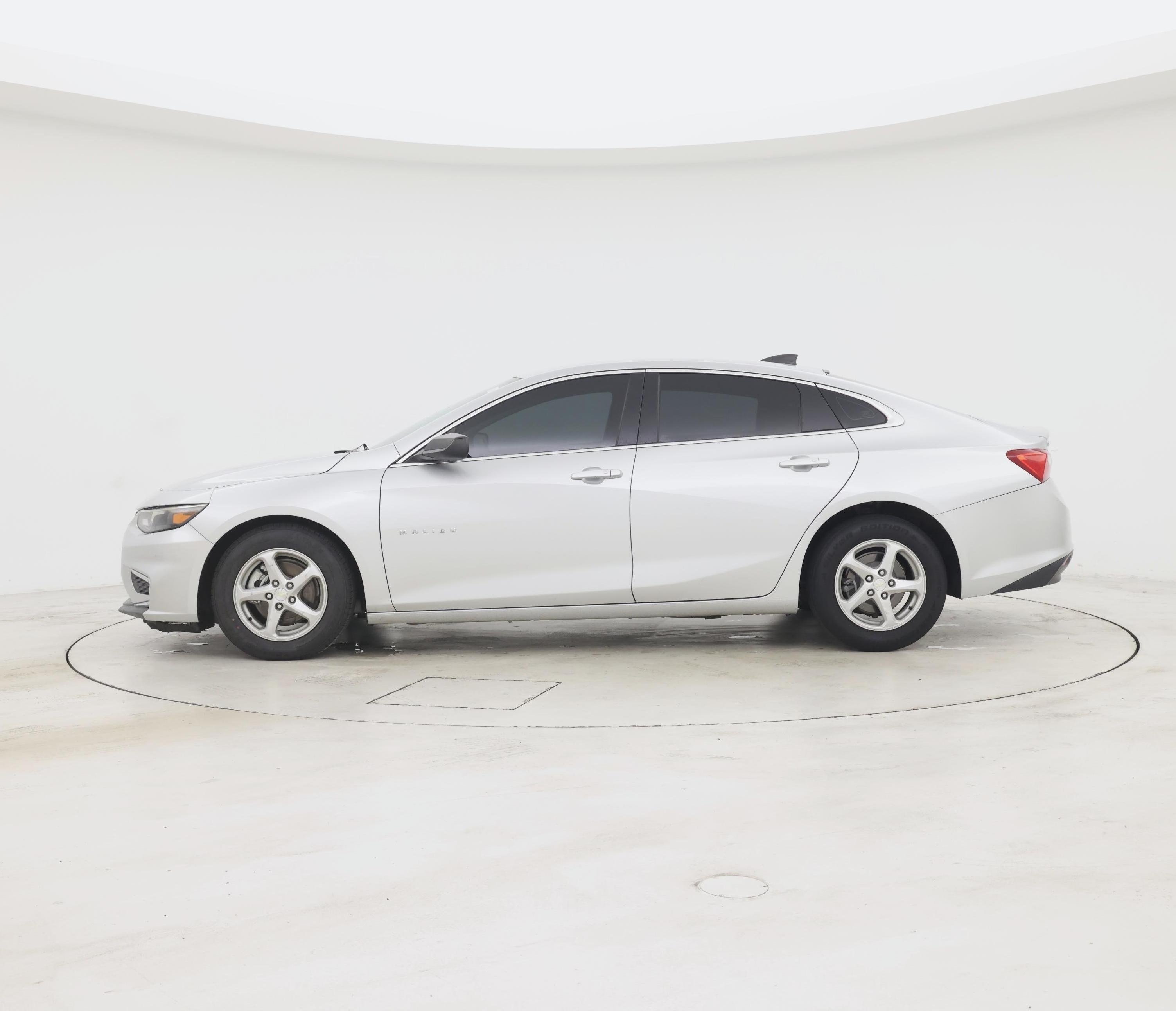 Thumbnail: 2018 Chevrolet Malibu - 3