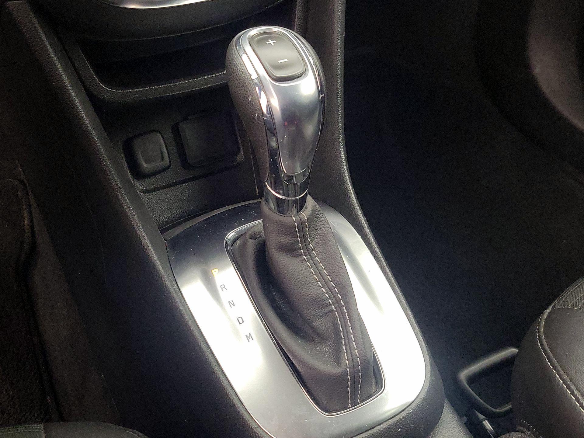 Thumbnail: 2015 Buick Encore - 17