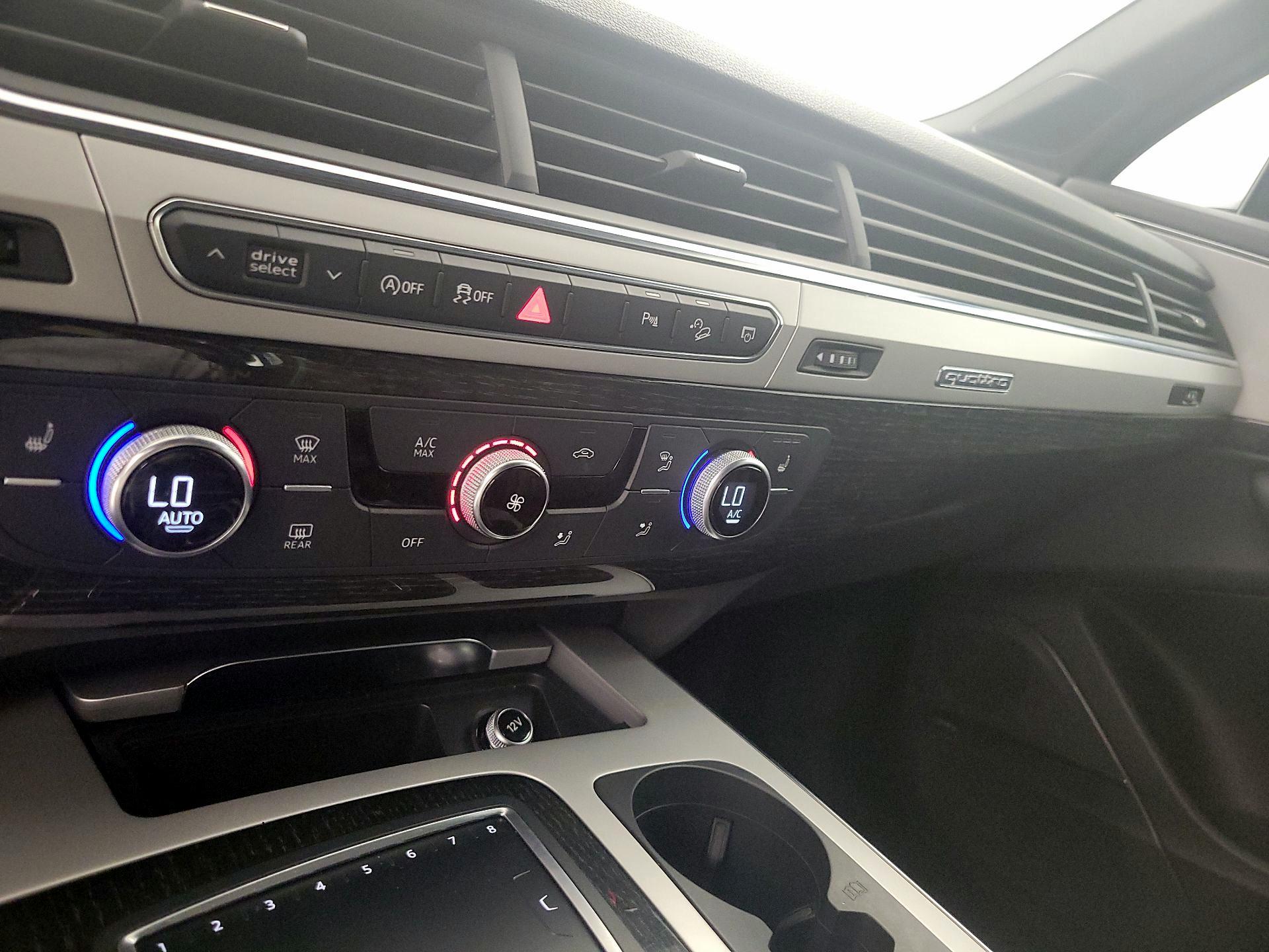 Thumbnail: 2019 Audi Q7 - 14