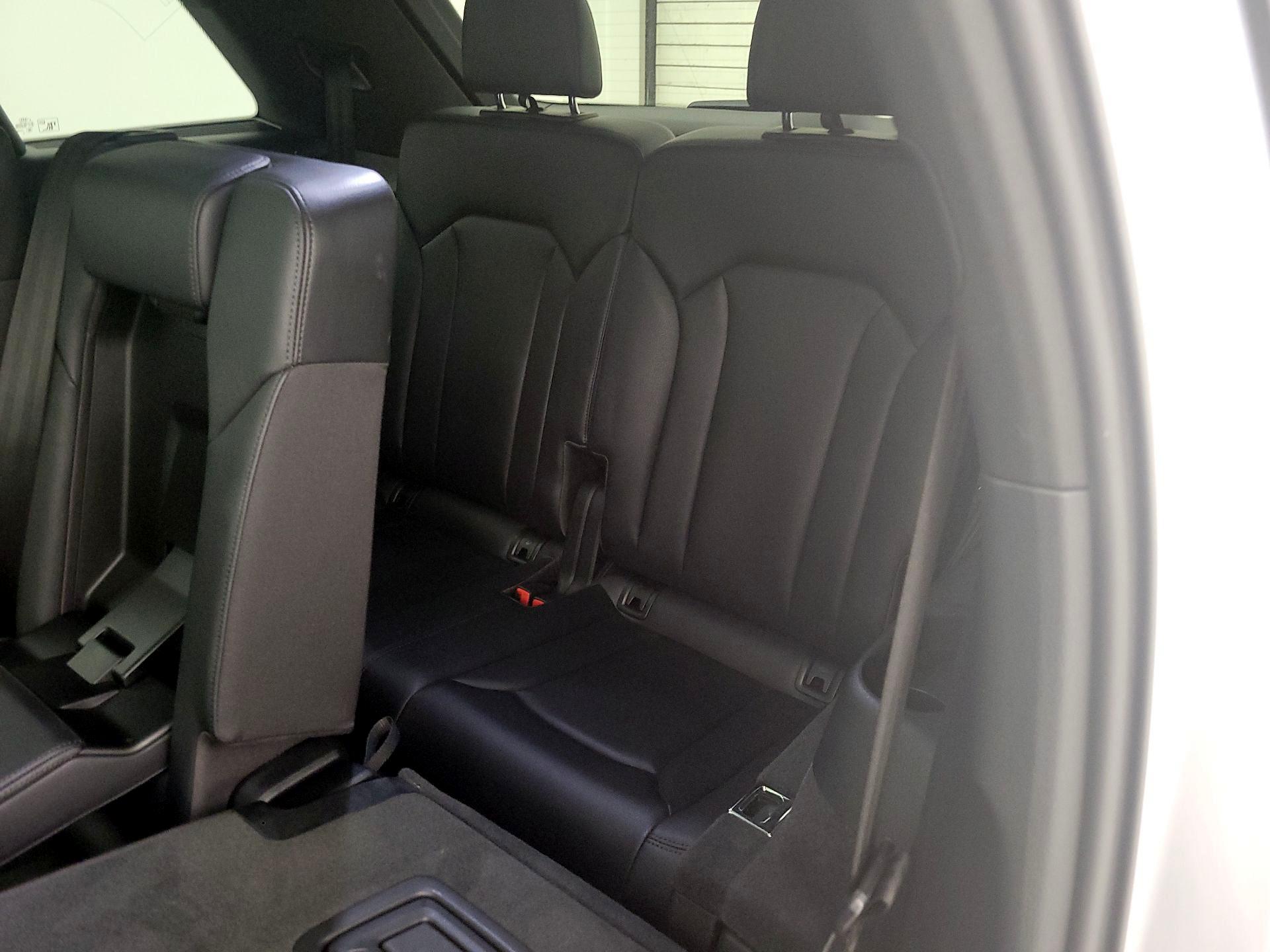 Thumbnail: 2019 Audi Q7 - 19