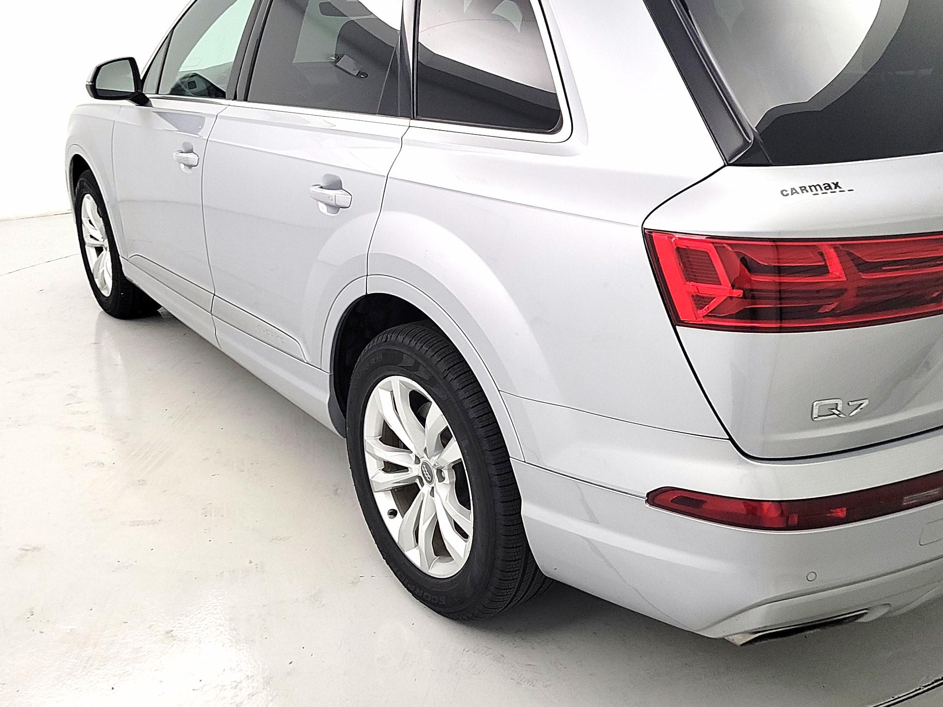 Thumbnail: 2019 Audi Q7 - 7