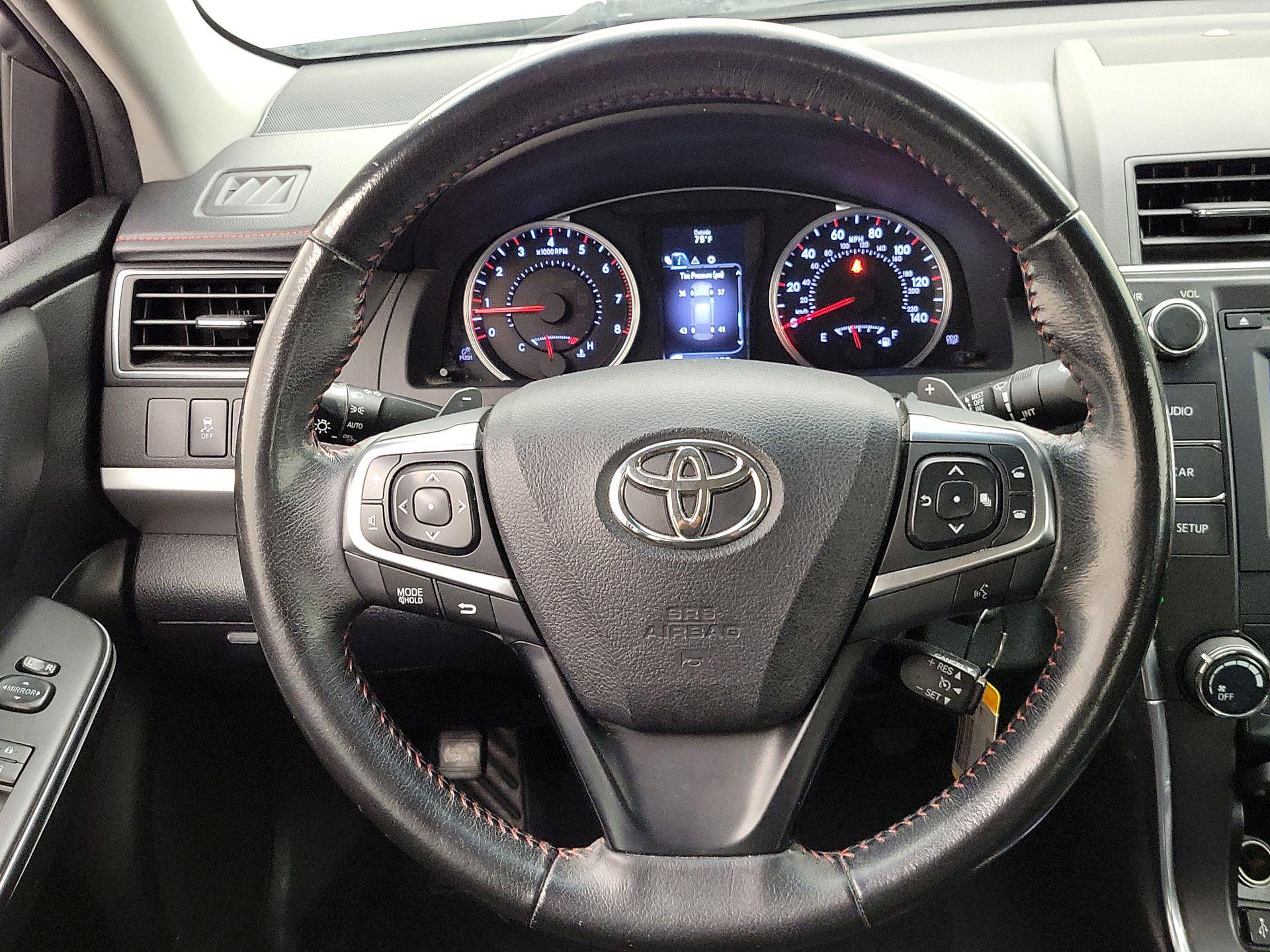 Thumbnail: 2016 Toyota Camry - 10