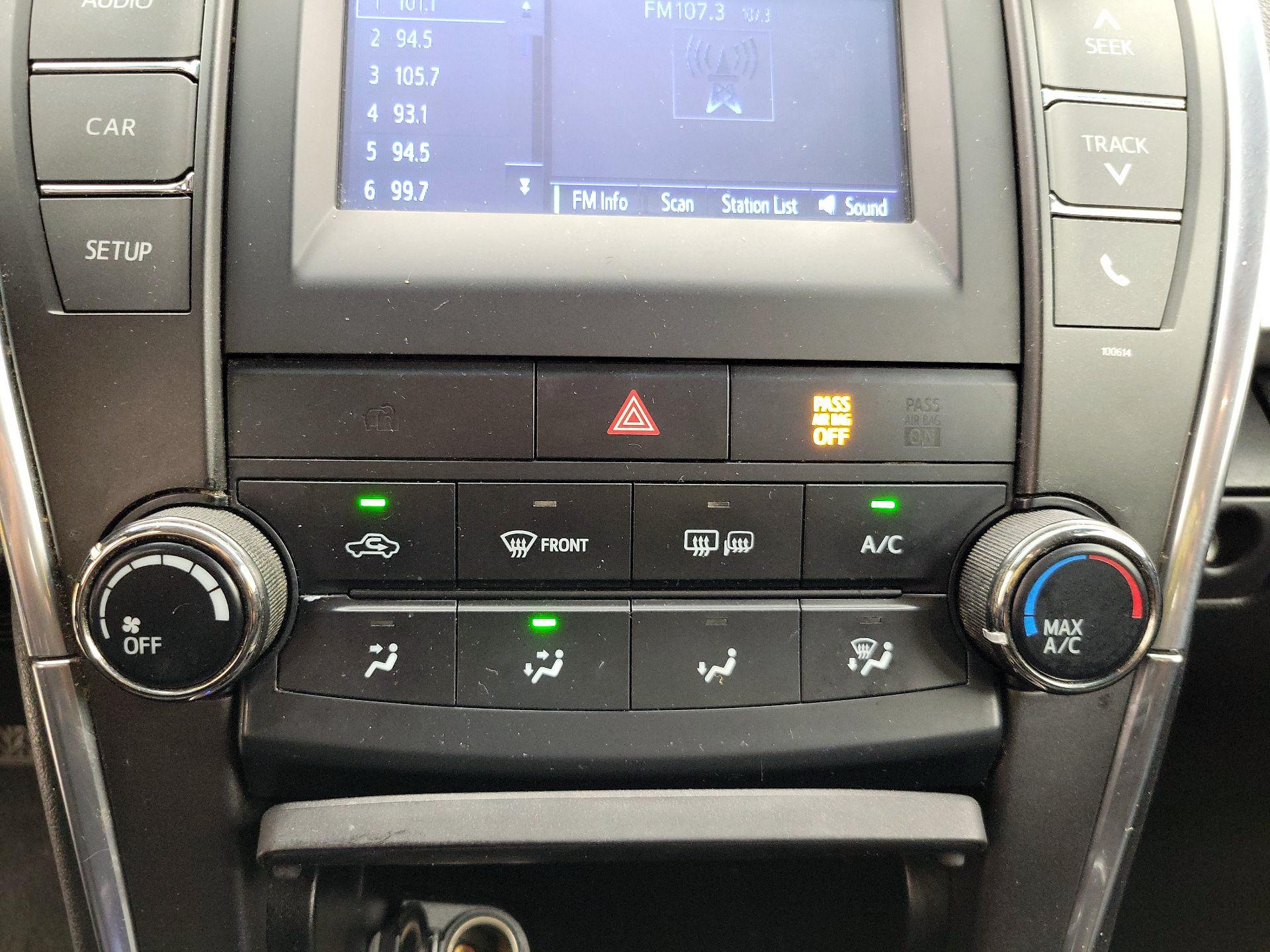 Thumbnail: 2016 Toyota Camry - 16