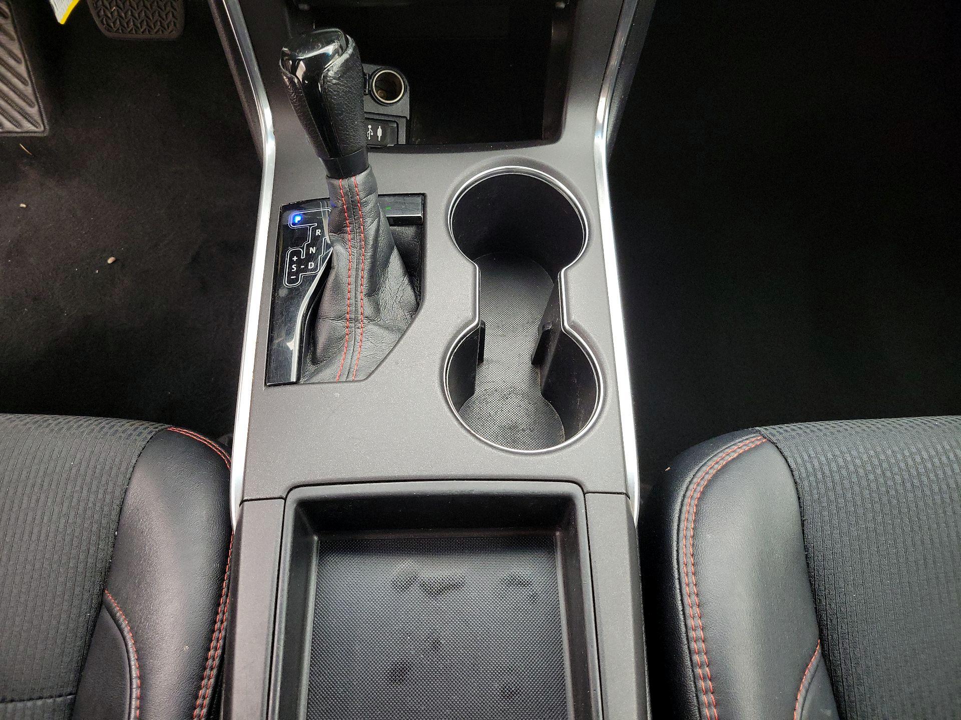 Thumbnail: 2016 Toyota Camry - 17
