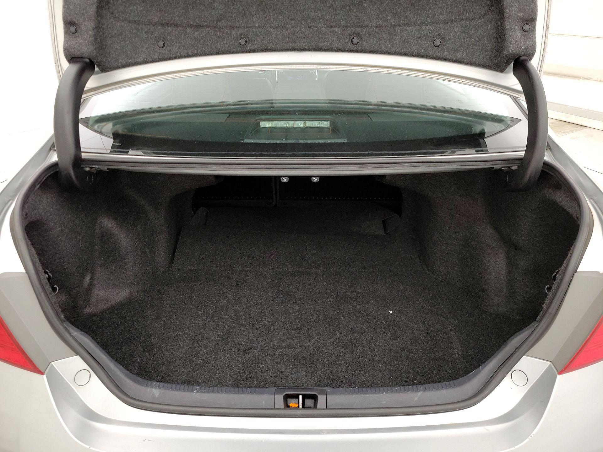 Thumbnail: 2016 Toyota Camry - 20