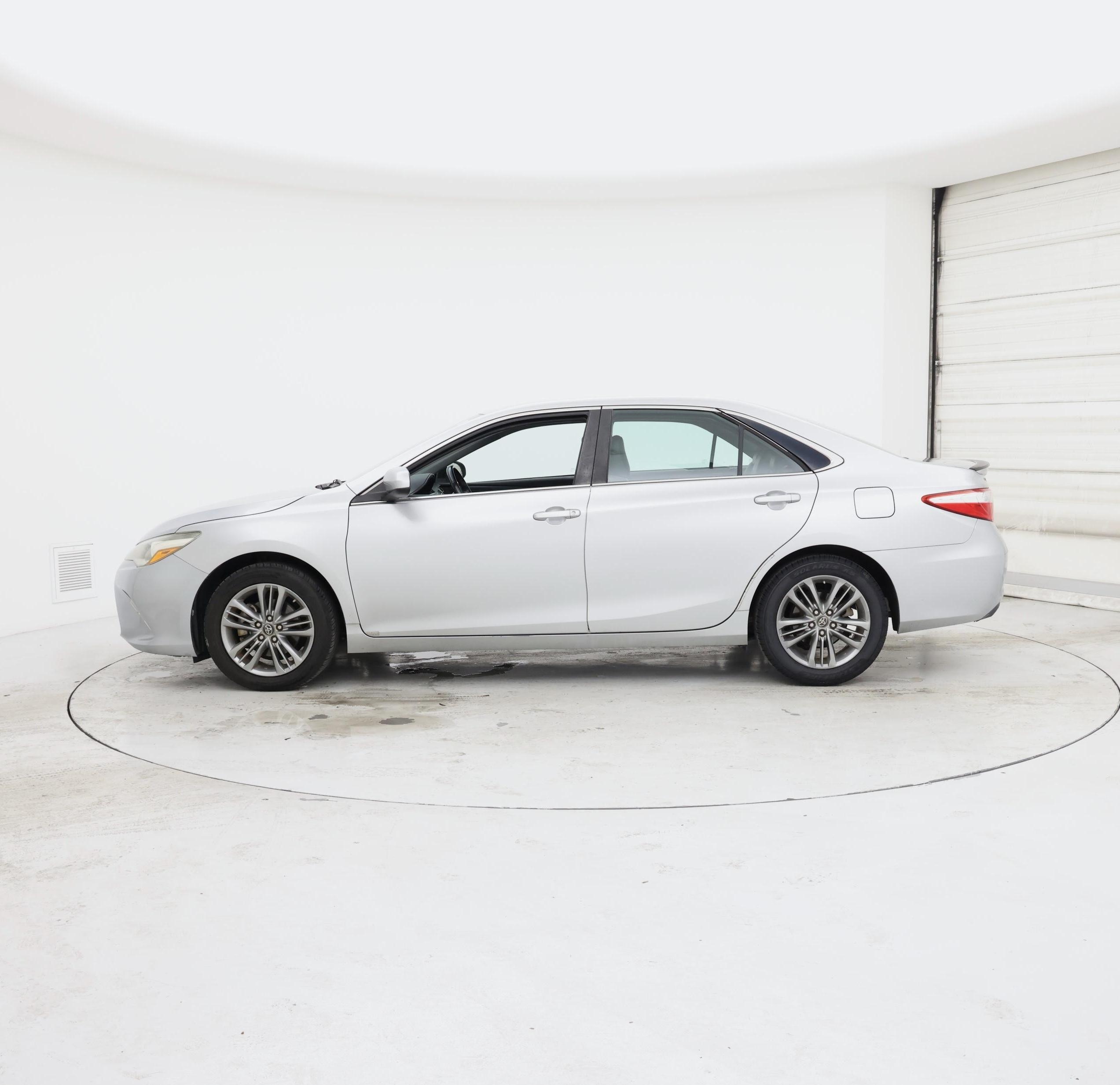 Thumbnail: 2016 Toyota Camry - 3