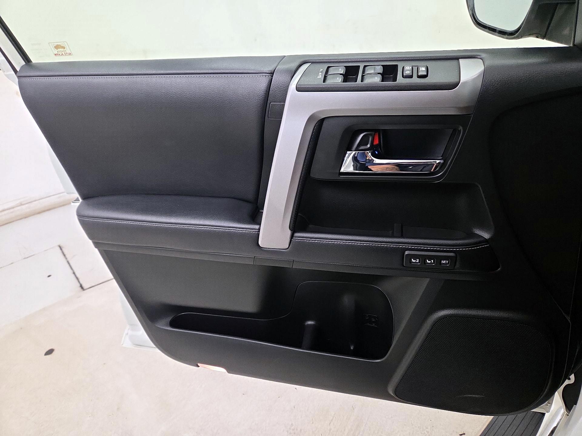 Thumbnail: 2019 Toyota 4Runner - 12