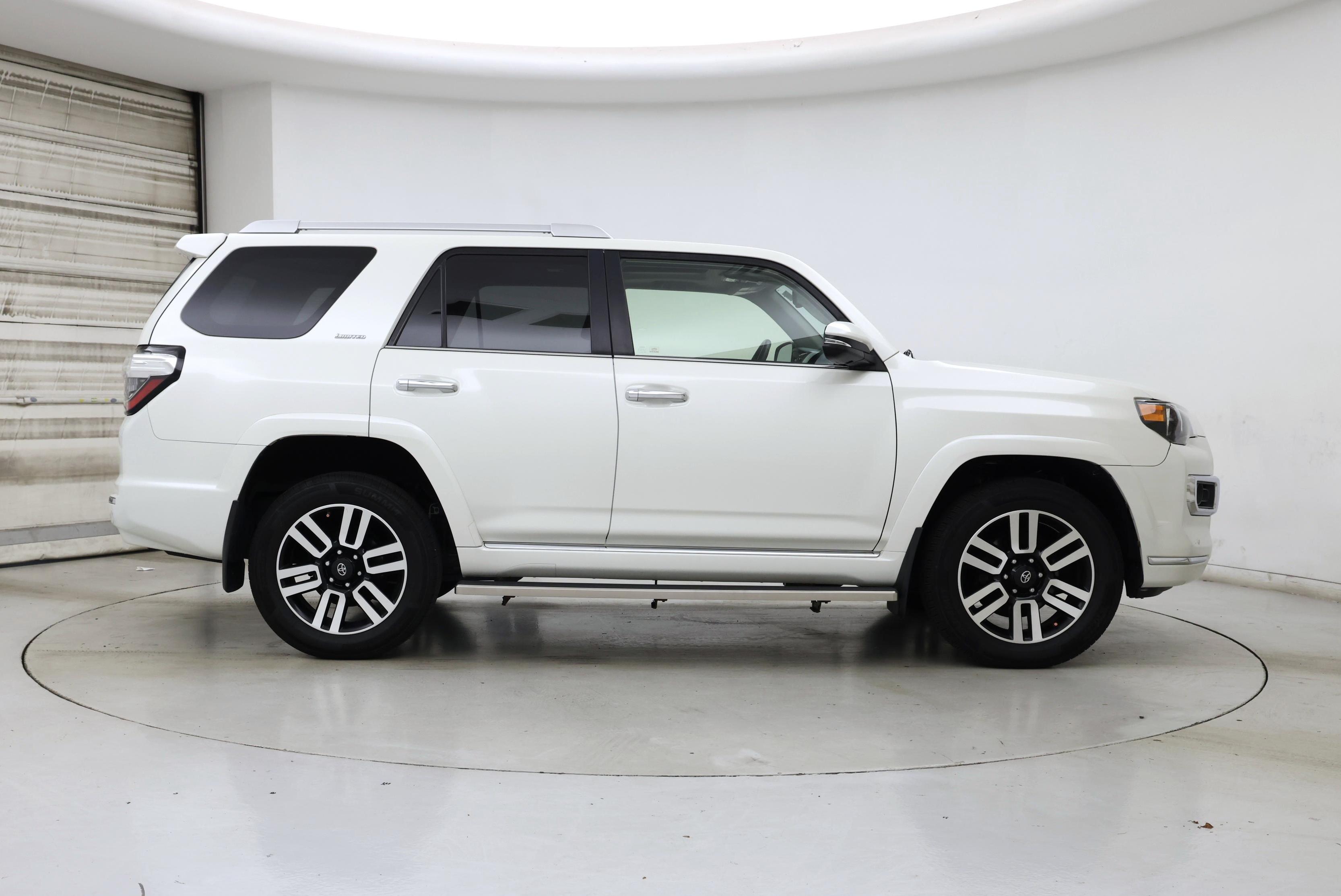 Thumbnail: 2019 Toyota 4Runner - 7
