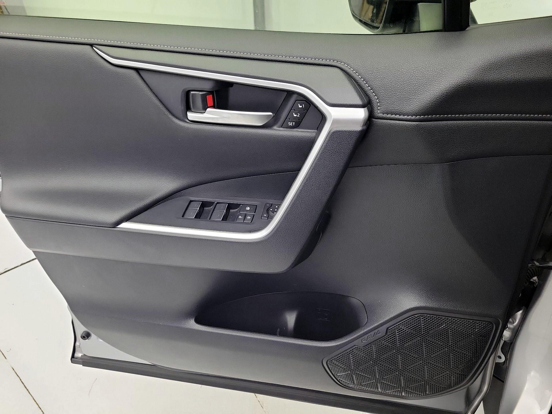 Thumbnail: 2023 Toyota RAV4 - 12