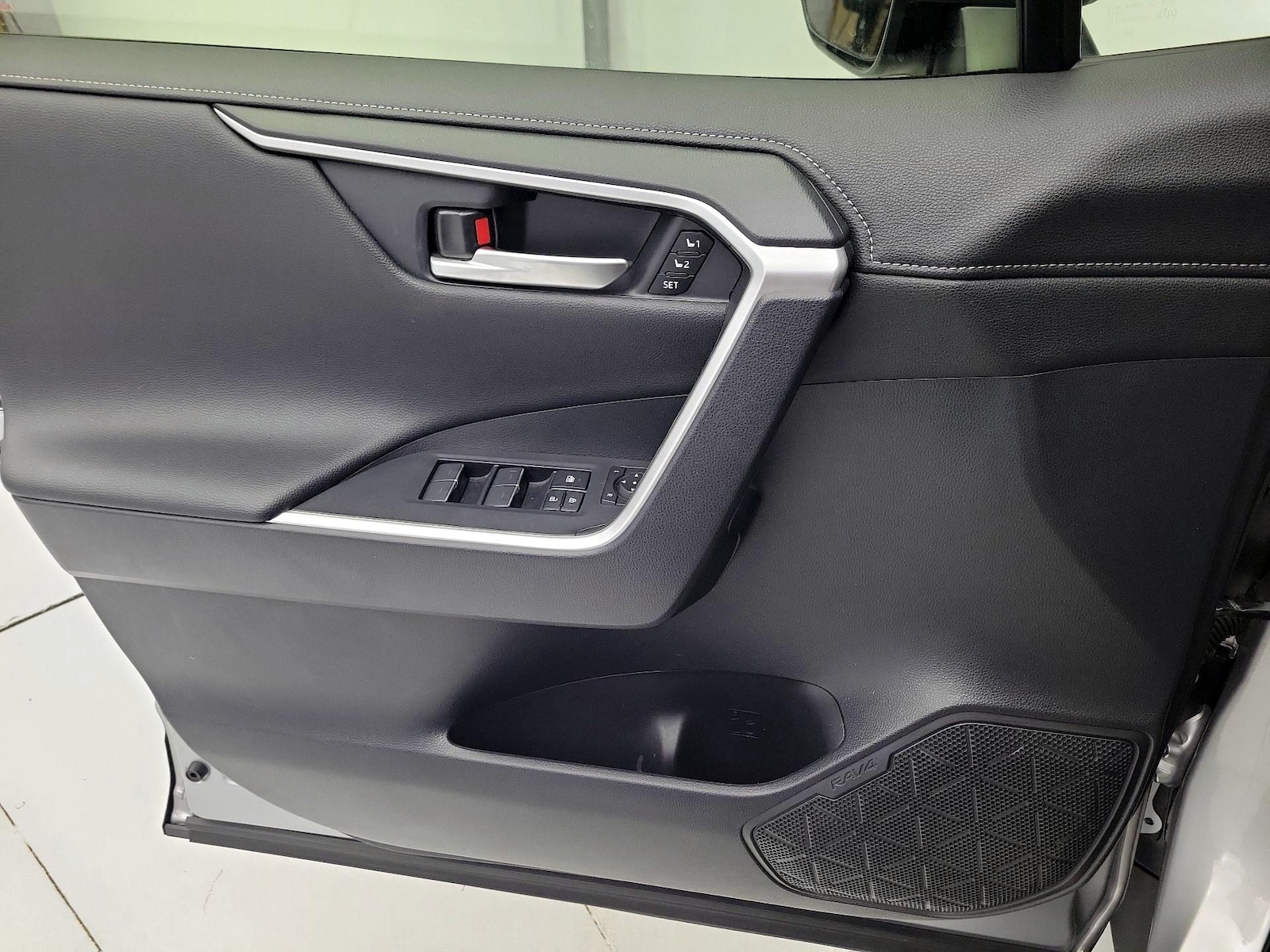 2023 Toyota RAV4 Limited - Photo 13