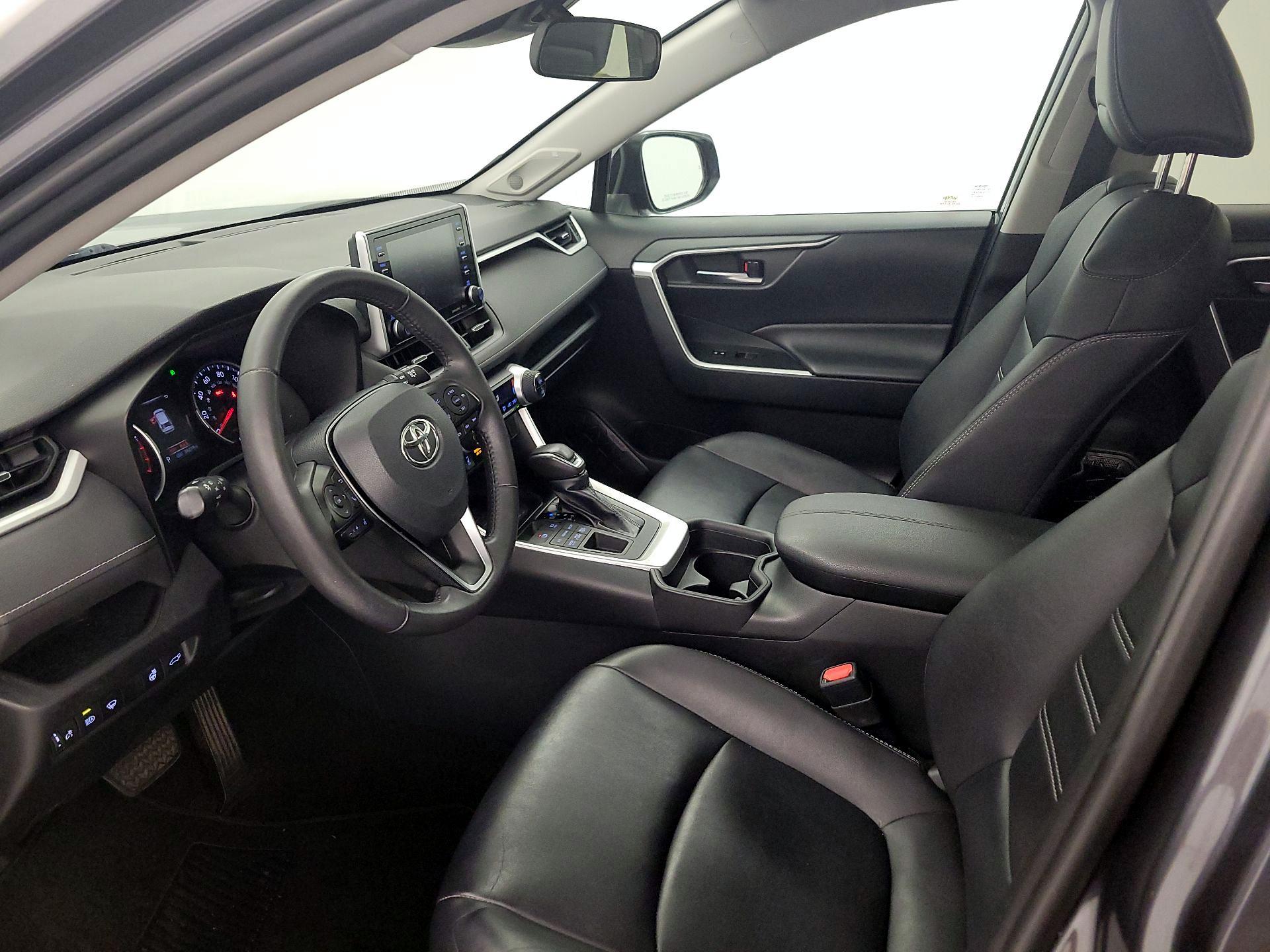 Thumbnail: 2019 Toyota RAV4 - 11