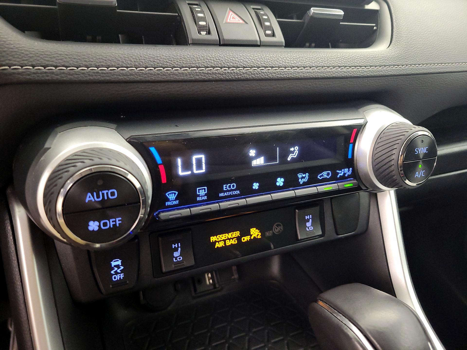 Thumbnail: 2019 Toyota RAV4 - 17