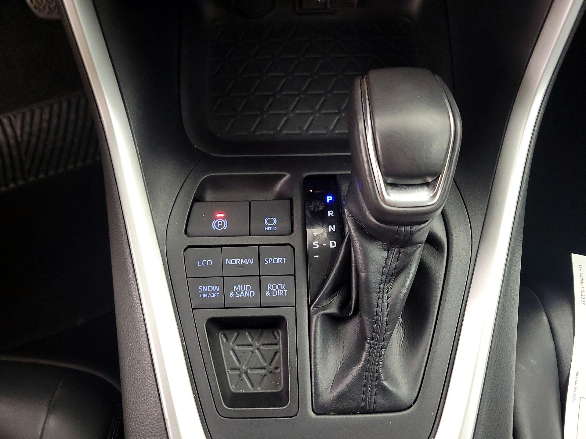 Thumbnail: 2019 Toyota RAV4 - 18