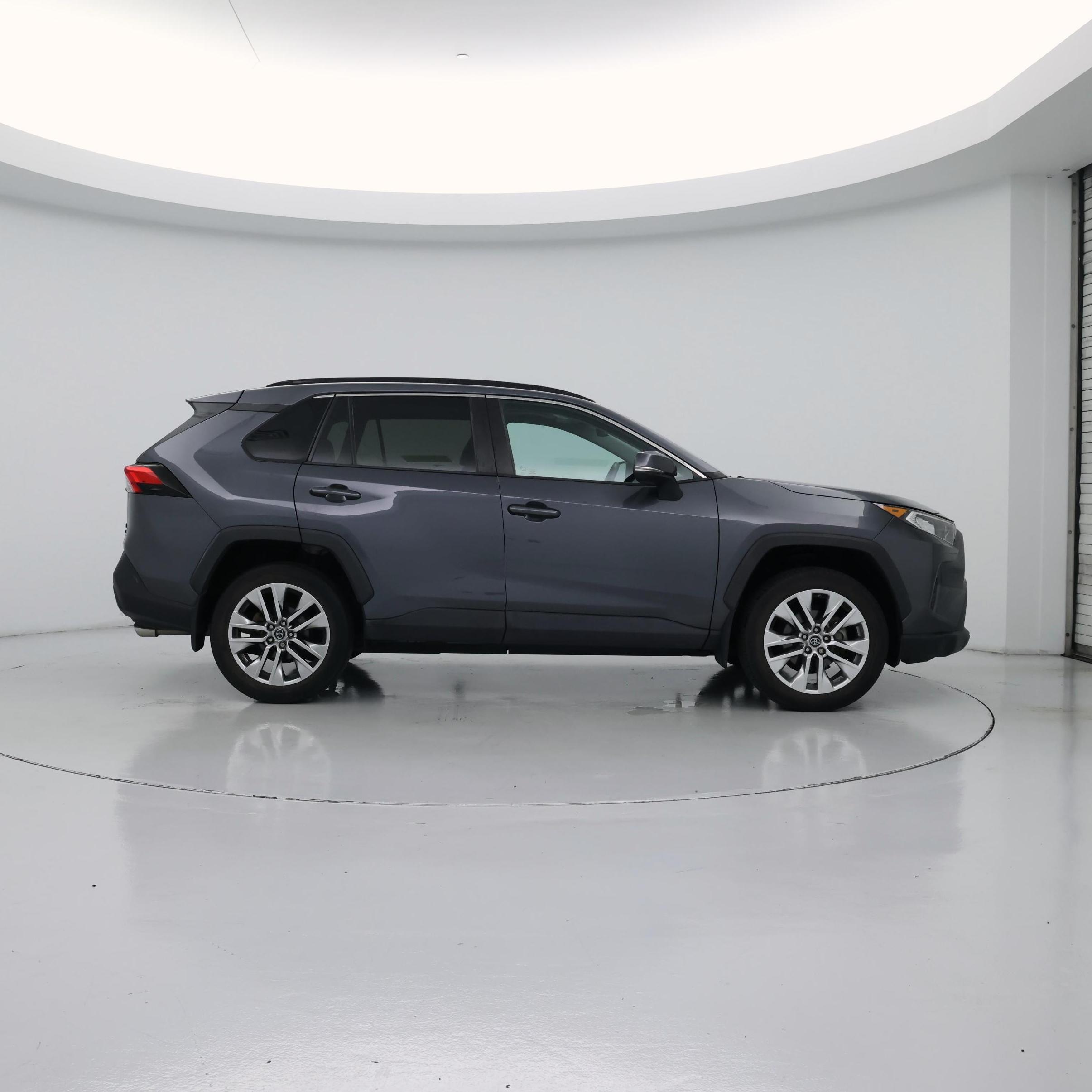 Thumbnail: 2019 Toyota RAV4 - 7