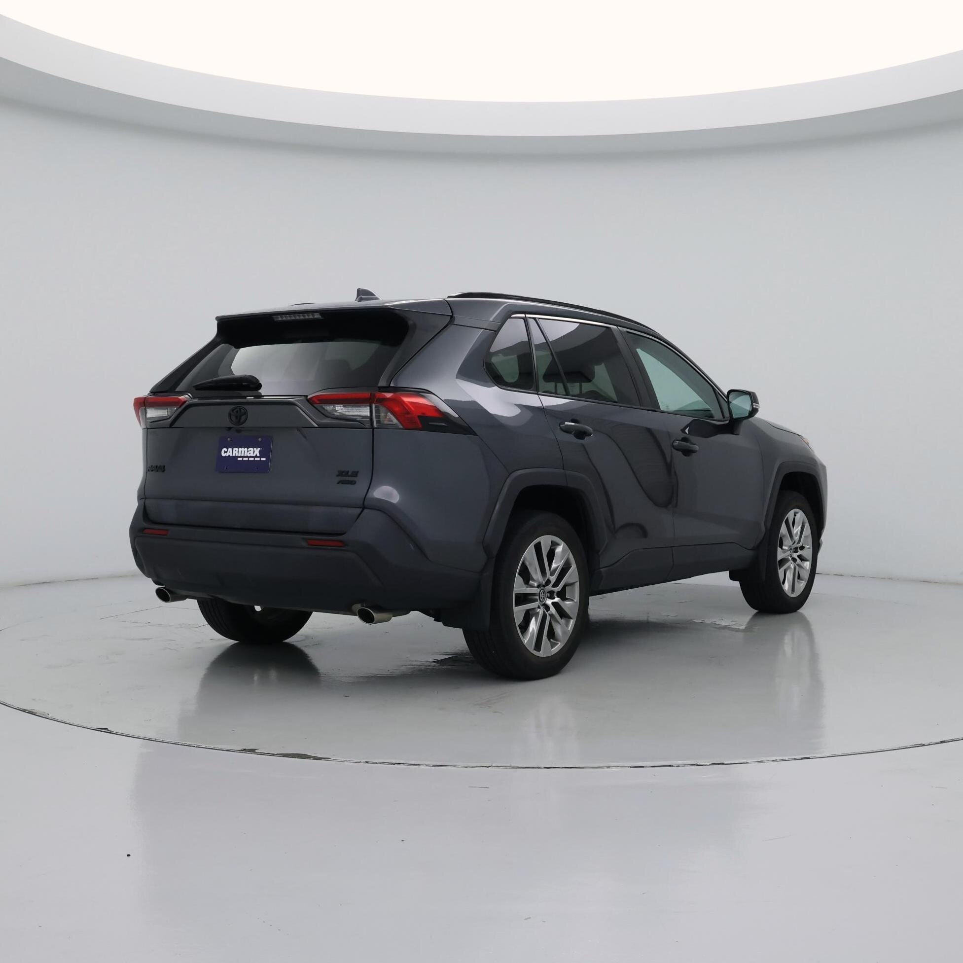 Thumbnail: 2019 Toyota RAV4 - 8
