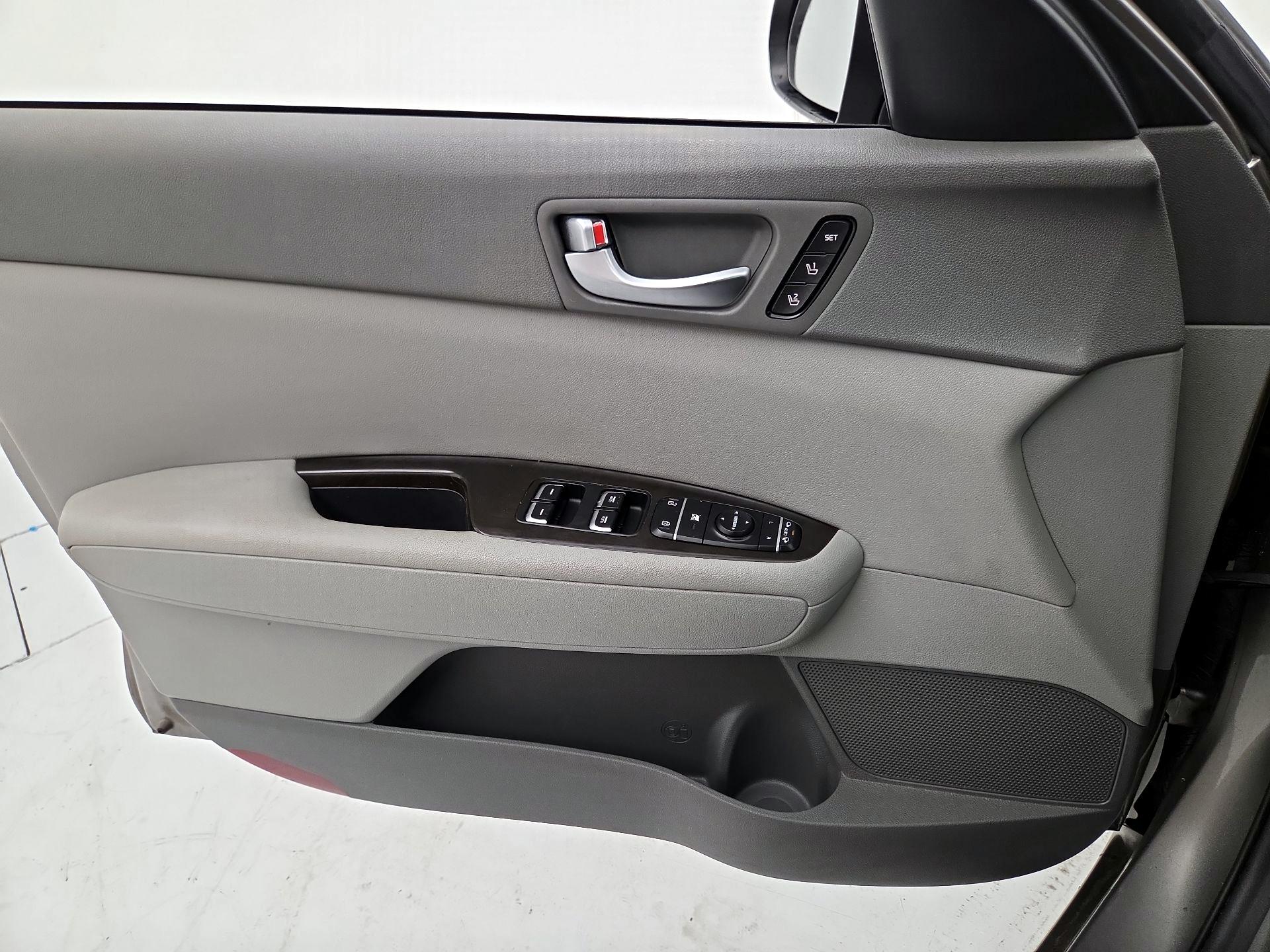 Thumbnail: 2016 Kia Optima - 12