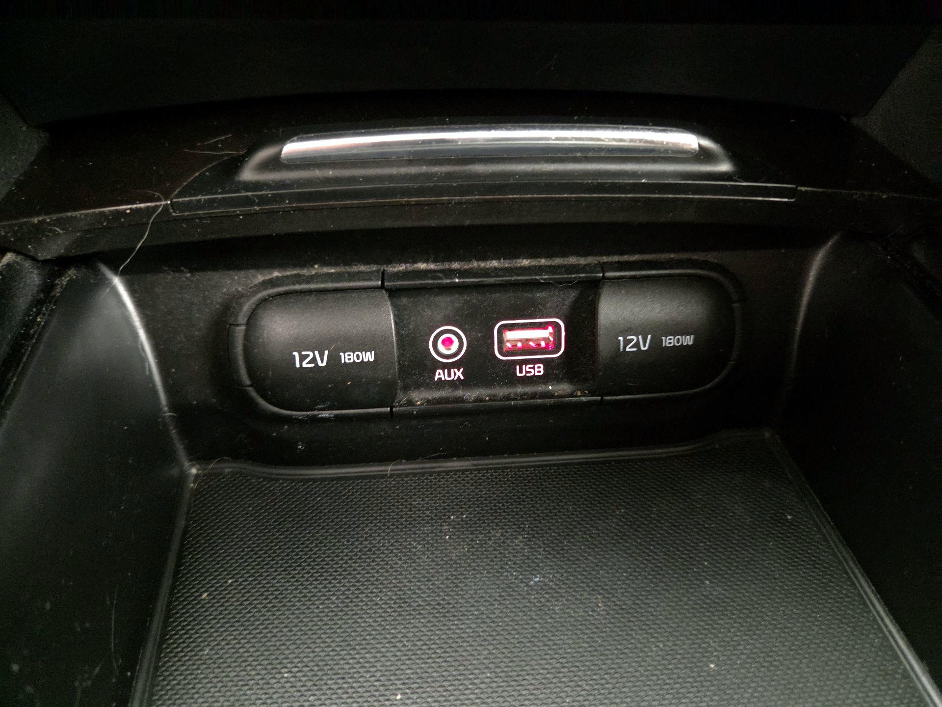 Thumbnail: 2016 Kia Optima - 18