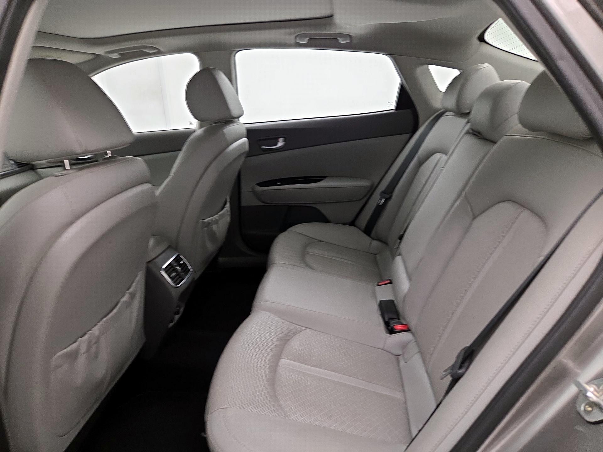 Thumbnail: 2016 Kia Optima - 20