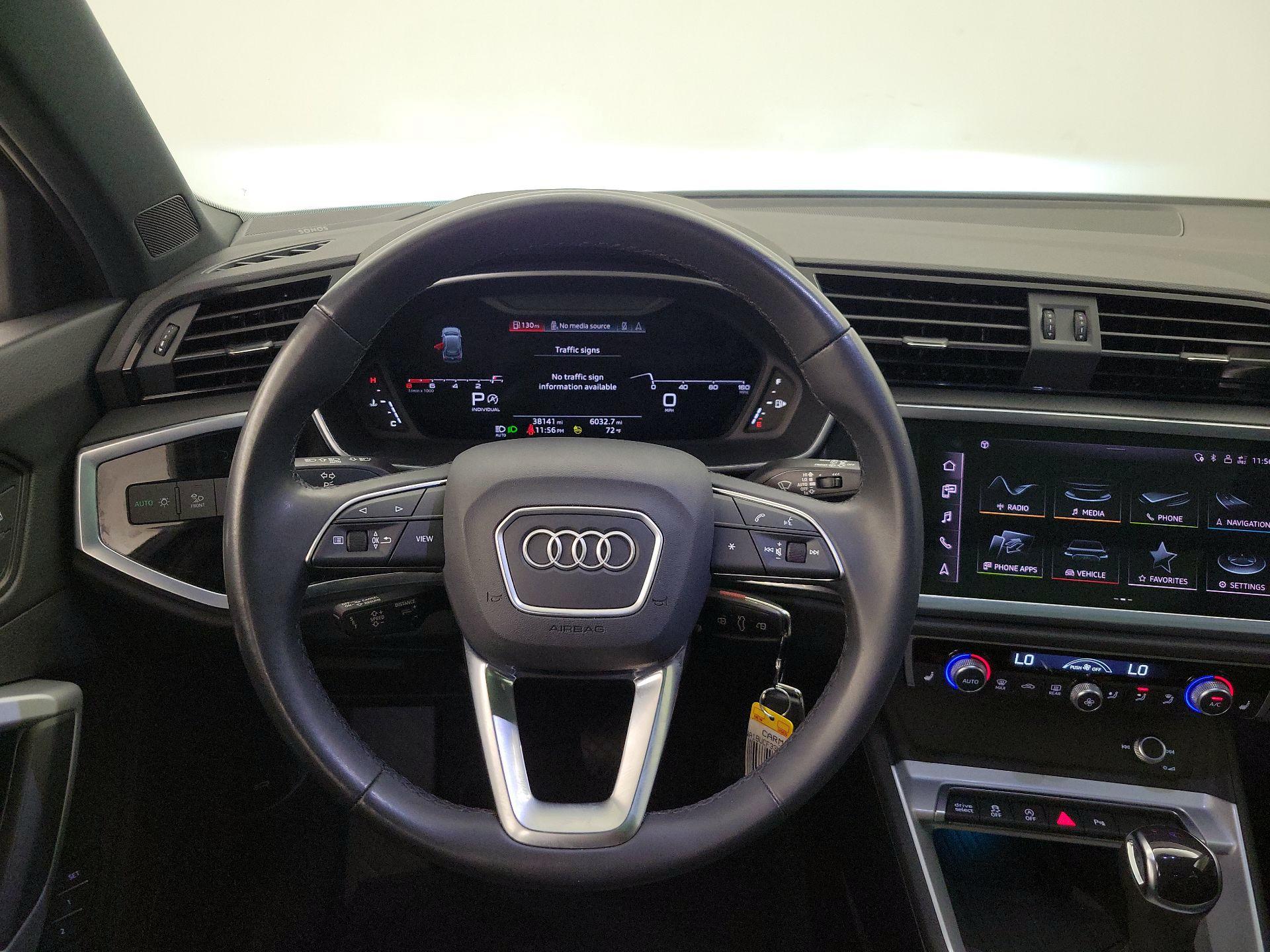 Thumbnail: 2022 Audi Q3 - 10
