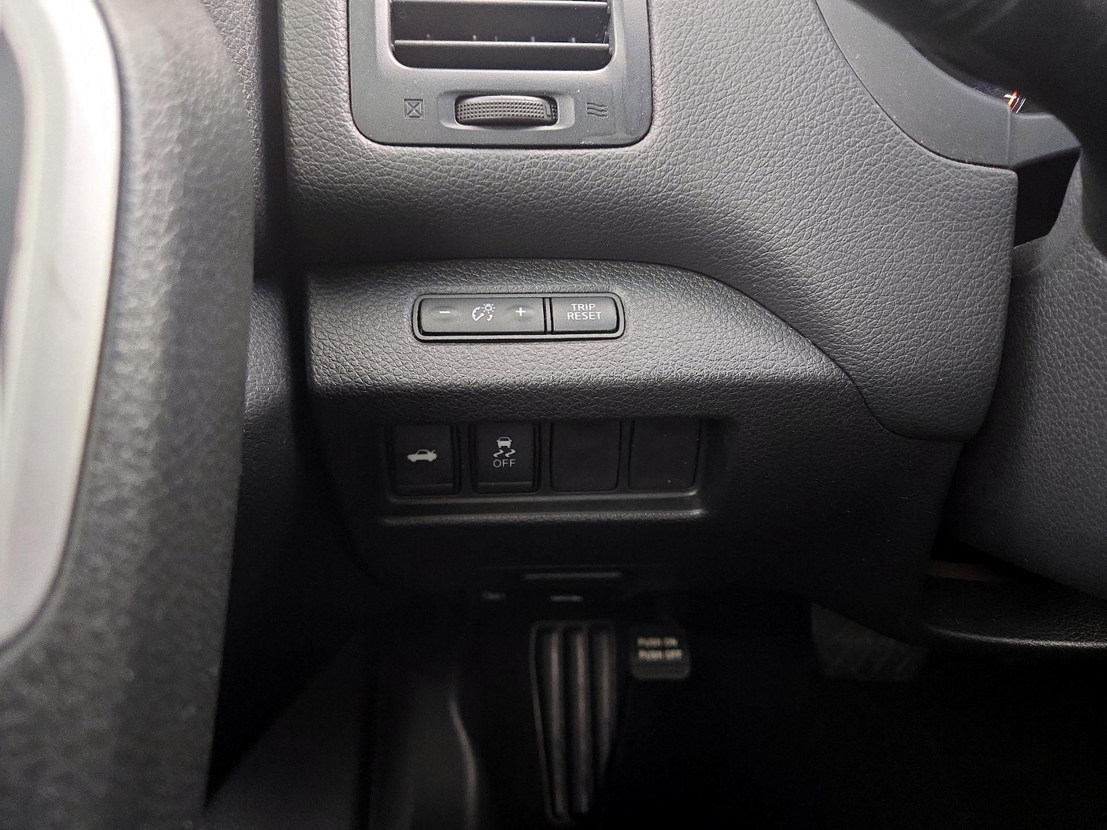 2016 Nissan Altima SV - Photo 14