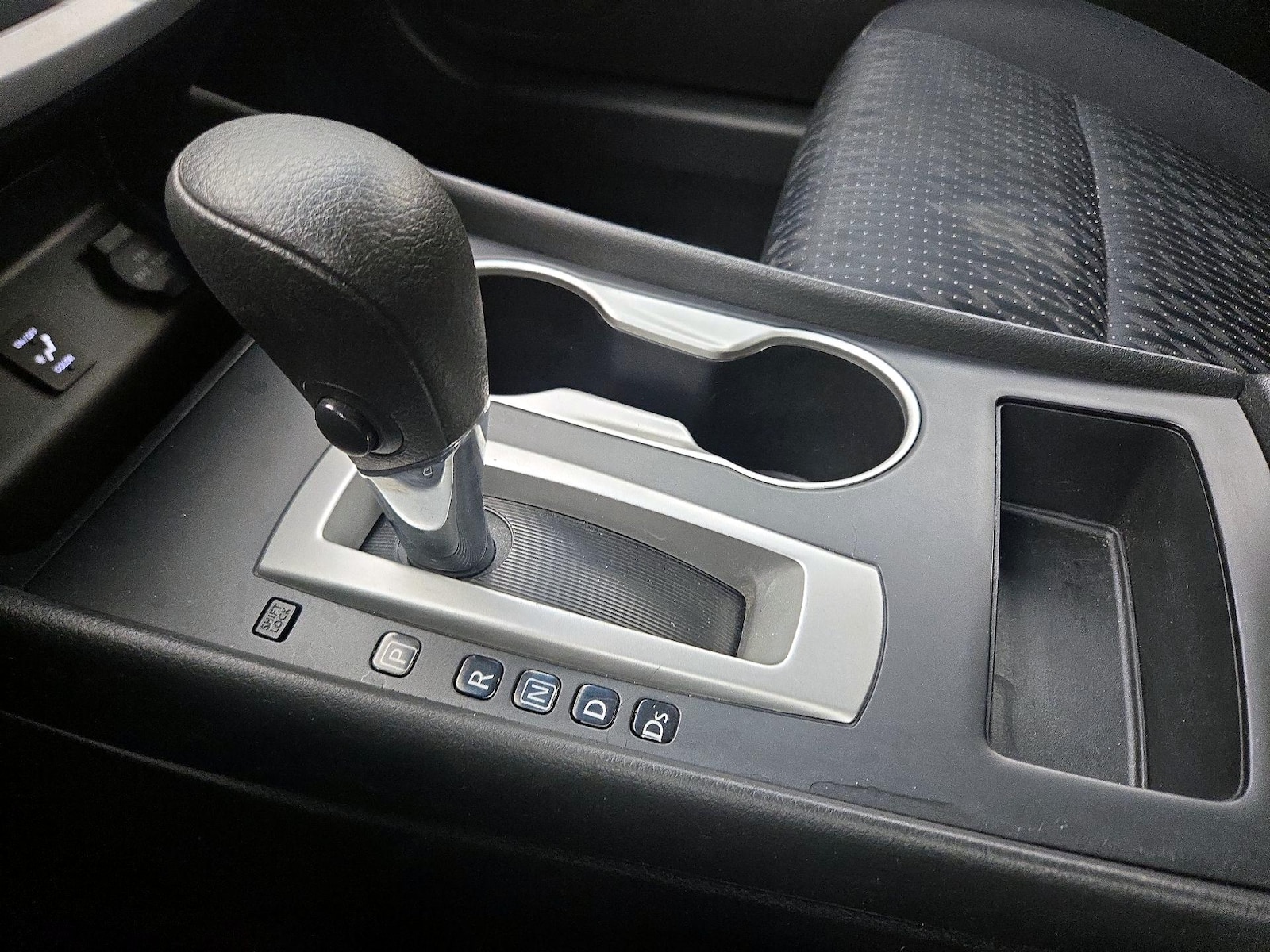 2016 Nissan Altima SV - Photo 18