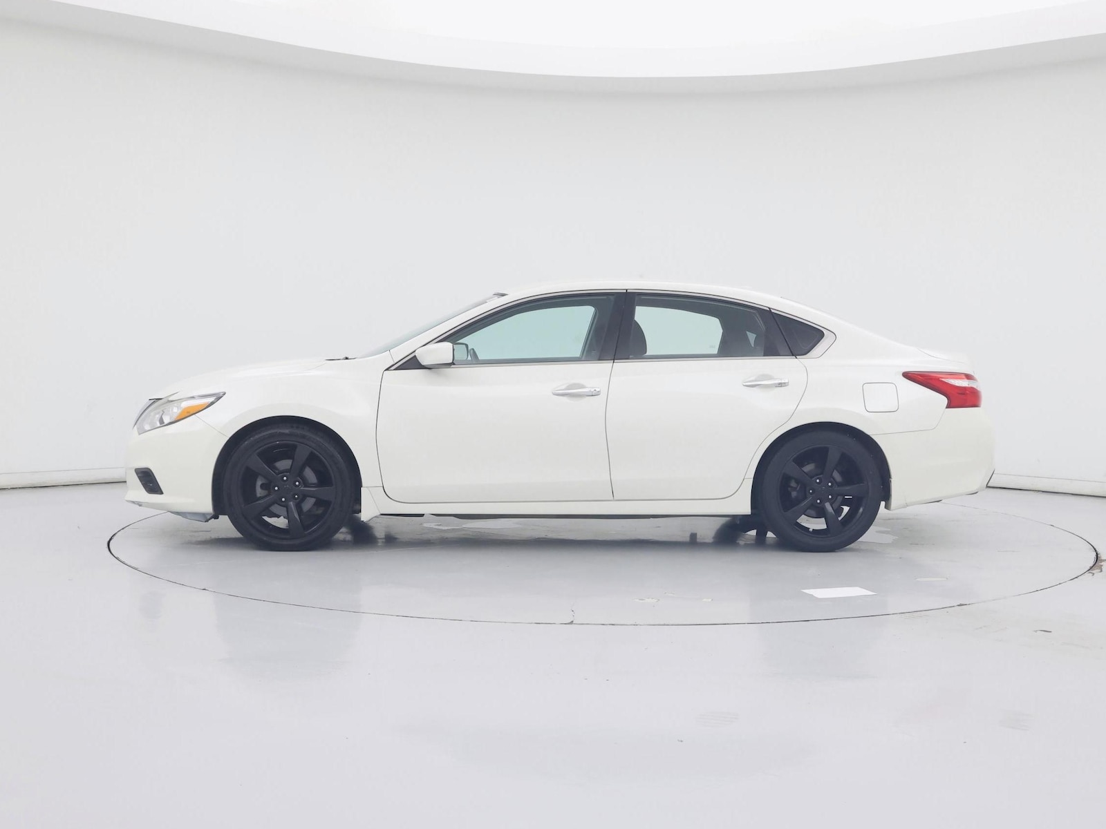 2016 Nissan Altima SV - Photo 4
