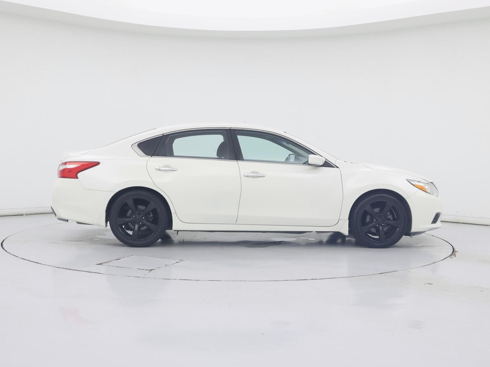 2016 Nissan Altima SV - Photo 8