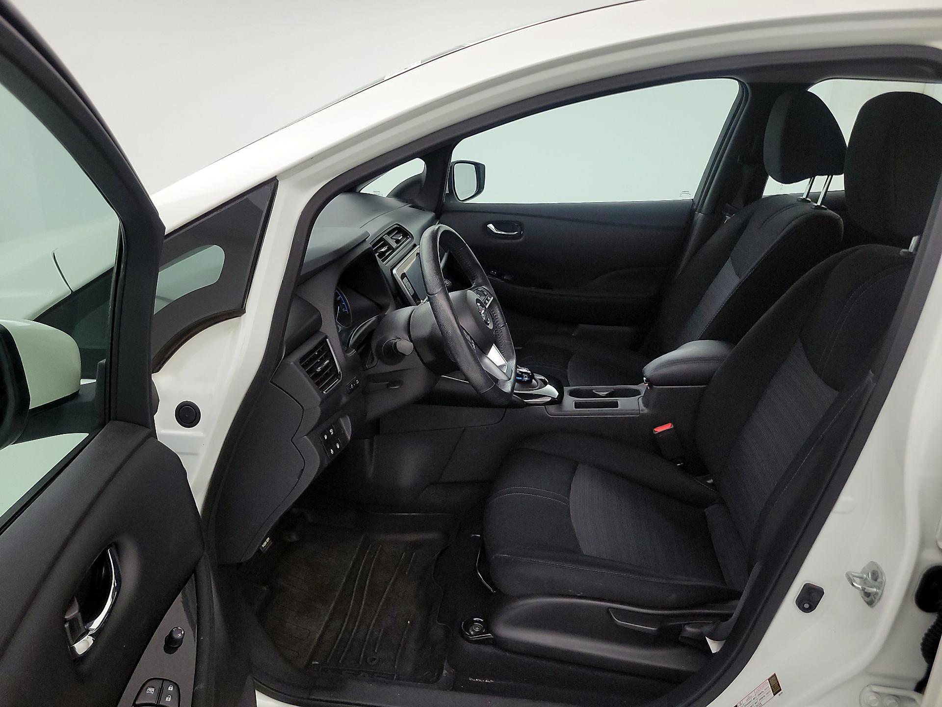 Thumbnail: 2022 Nissan Leaf - 11