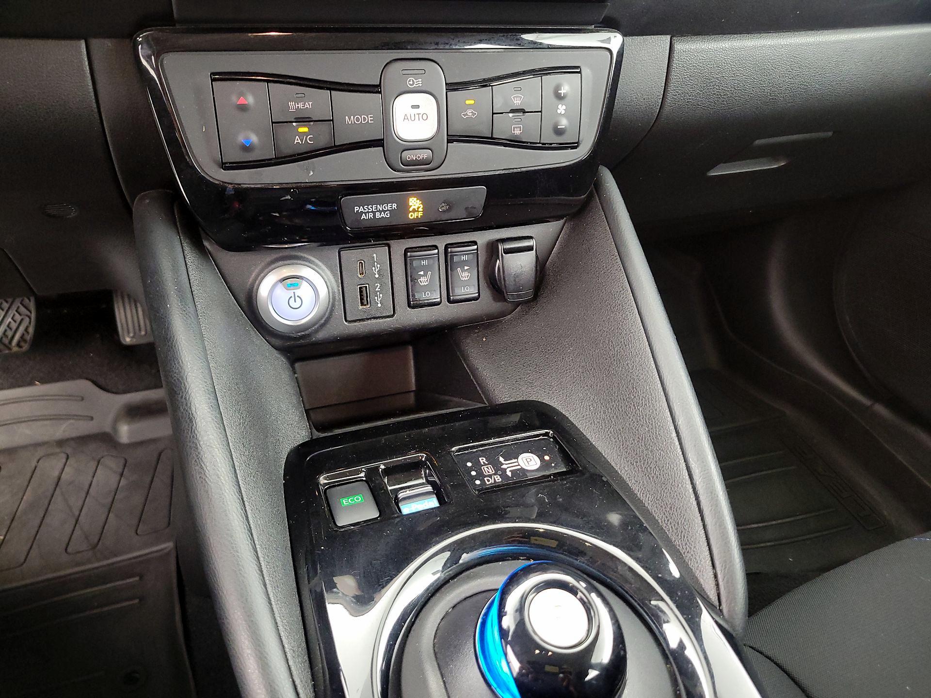 Thumbnail: 2022 Nissan Leaf - 17