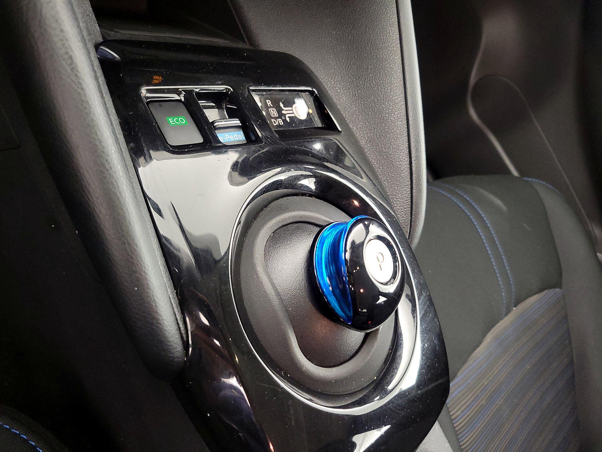 Thumbnail: 2022 Nissan Leaf - 18
