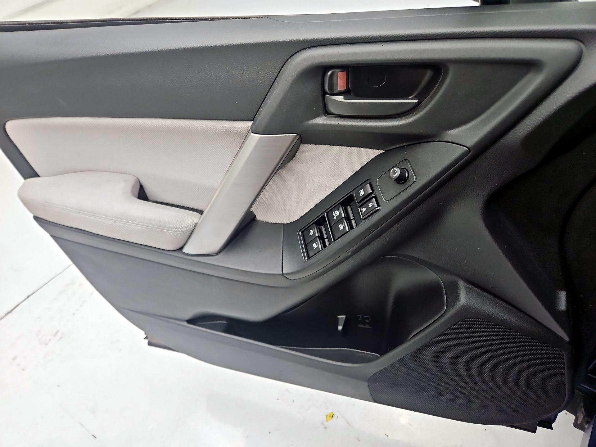 Thumbnail: 2015 Subaru Forester - 12
