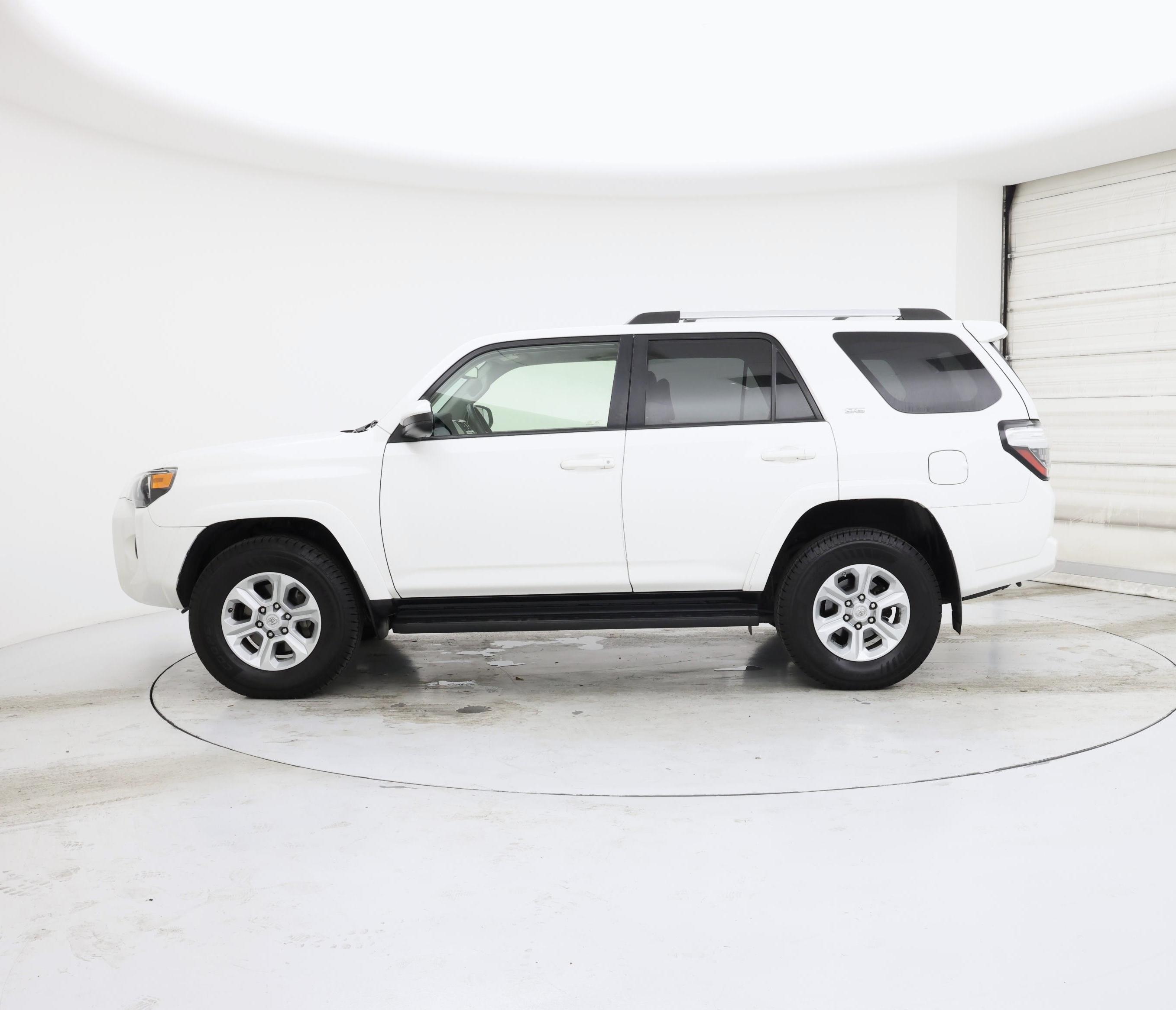 Thumbnail: 2020 Toyota 4Runner - 3
