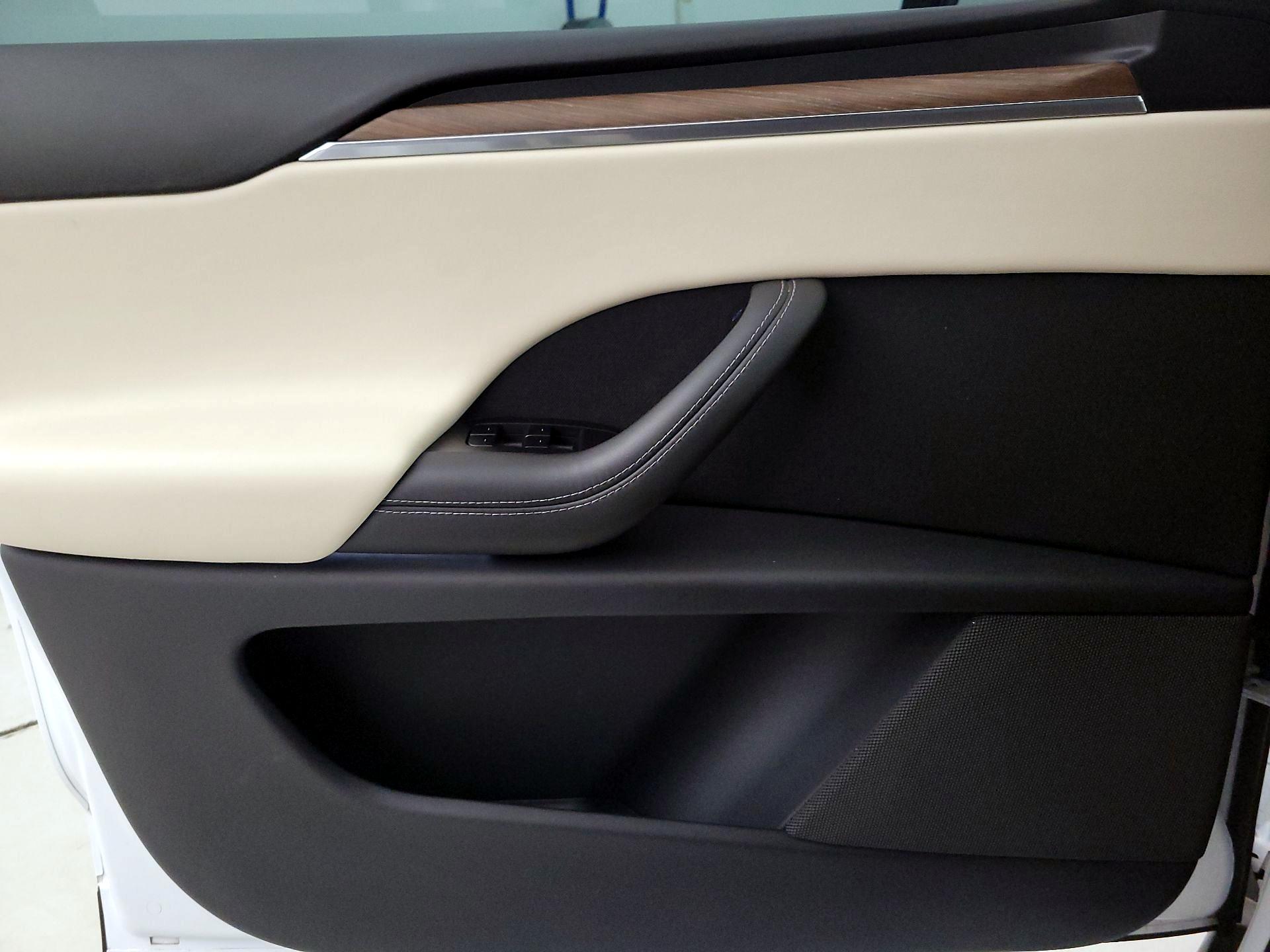 Thumbnail: 2022 Tesla Model X - 12