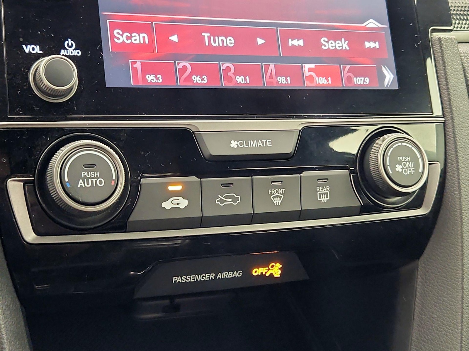 2020 Honda Civic Hatchback Sport - Photo 17