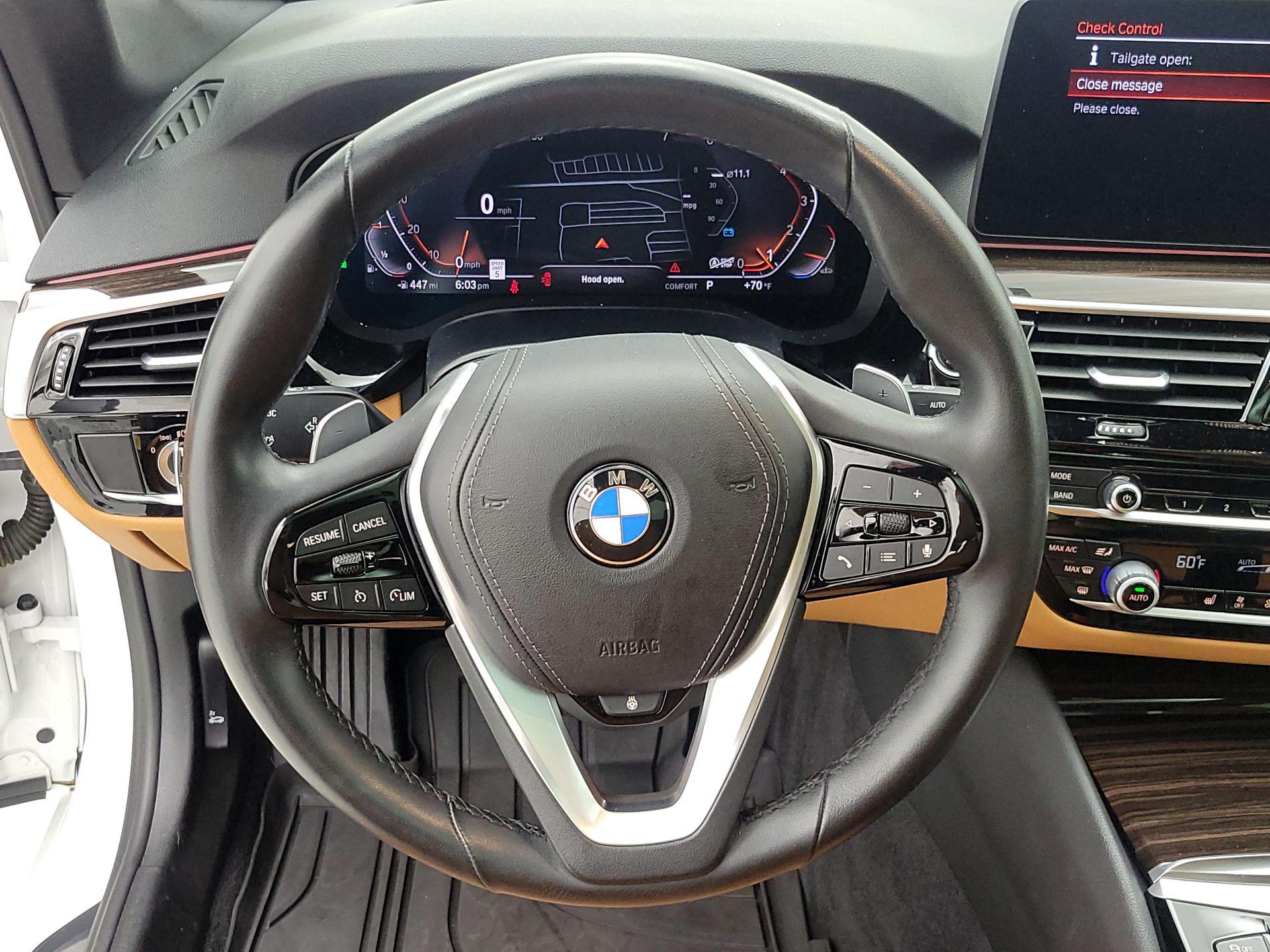 Thumbnail: 2021 BMW 5 Series - 10