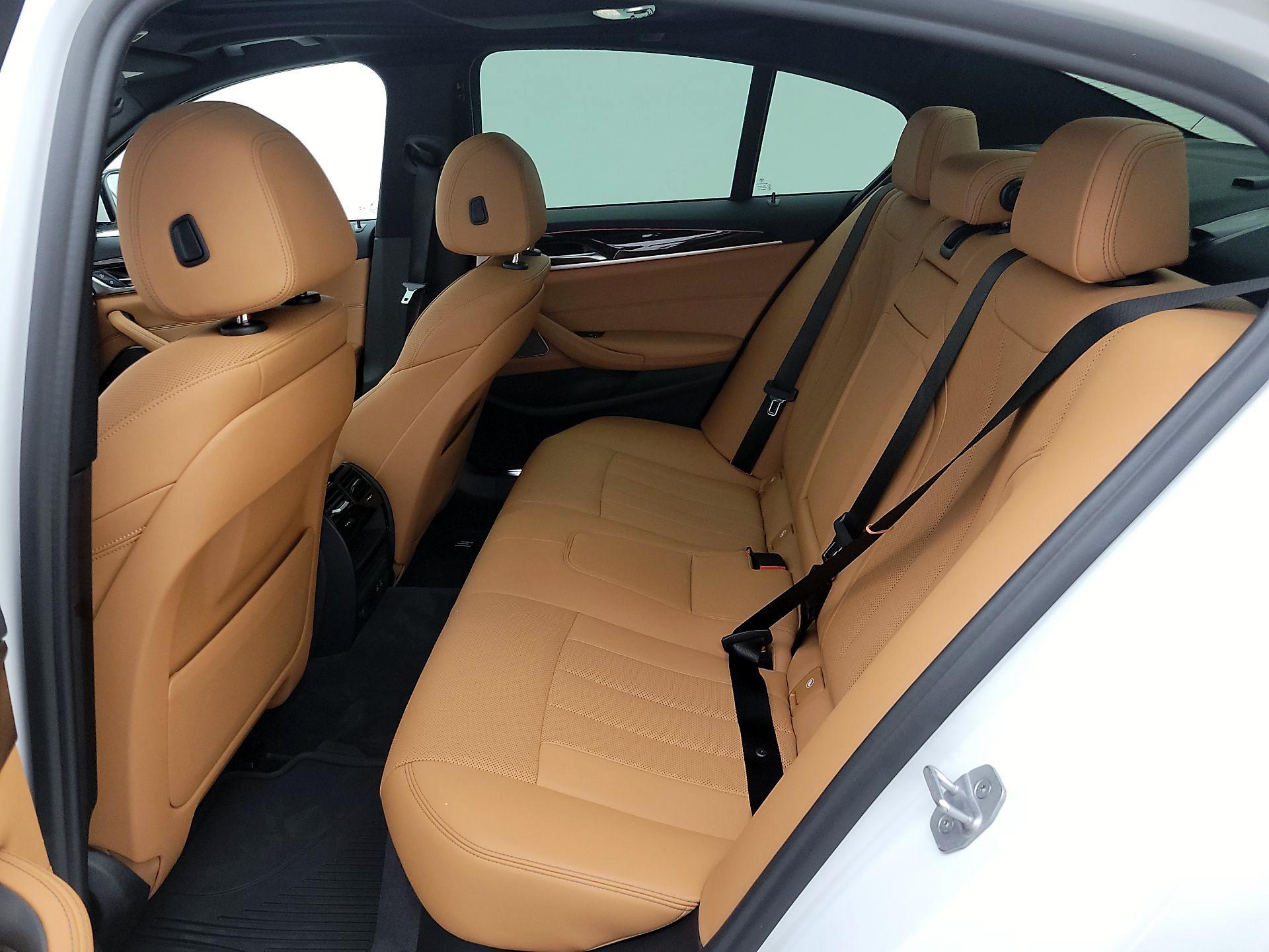 Thumbnail: 2021 BMW 5 Series - 20