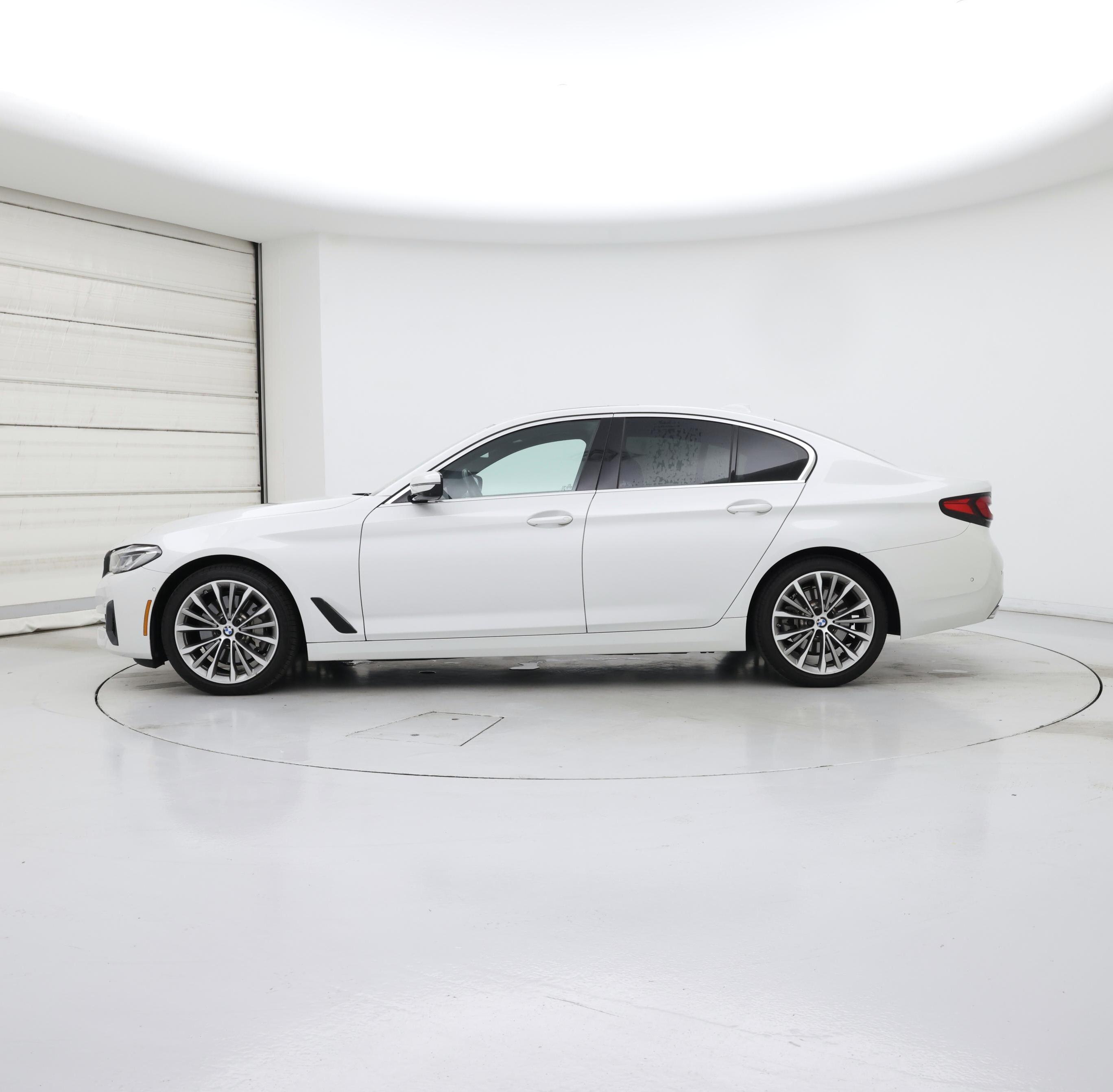 Thumbnail: 2021 BMW 5 Series - 3