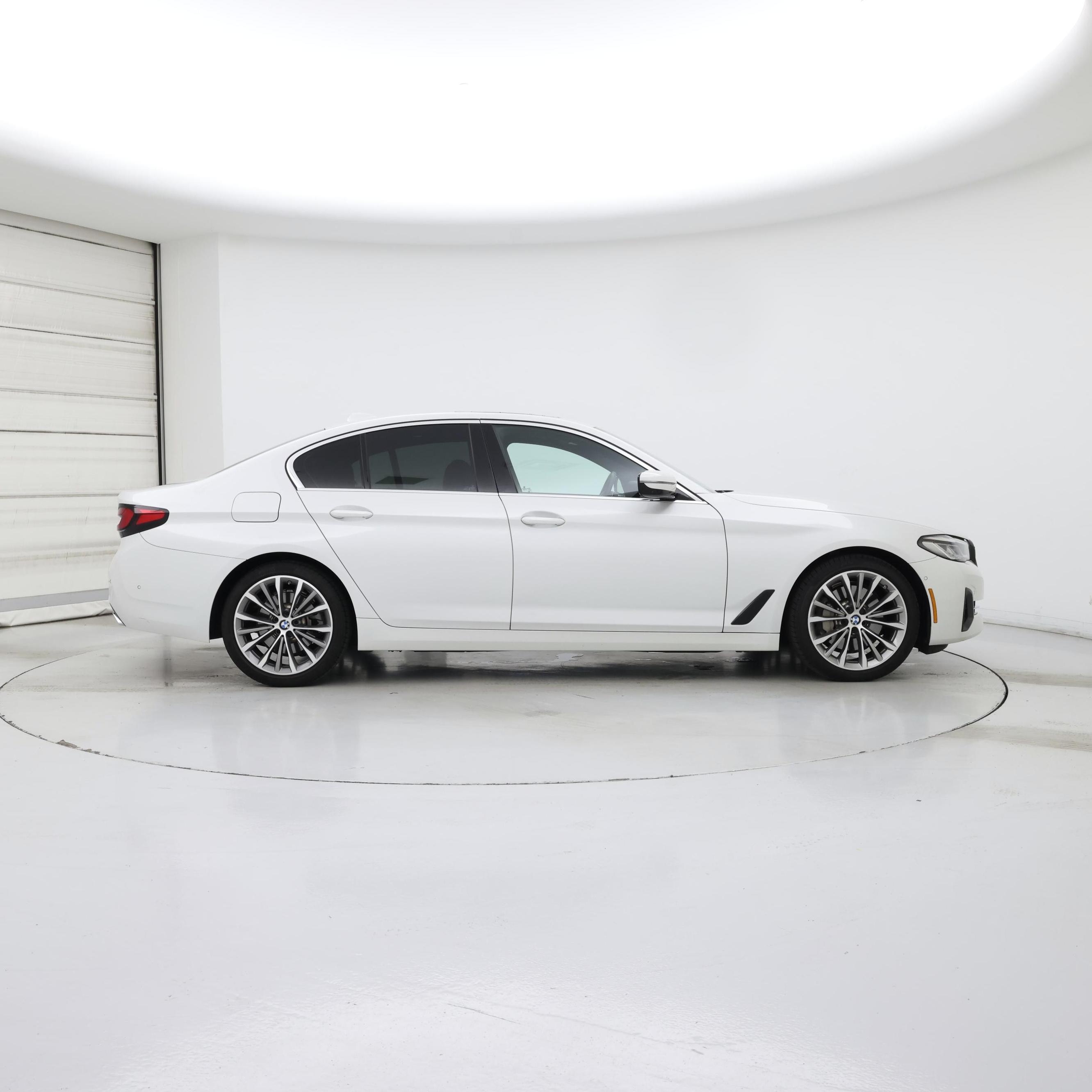 Thumbnail: 2021 BMW 5 Series - 7