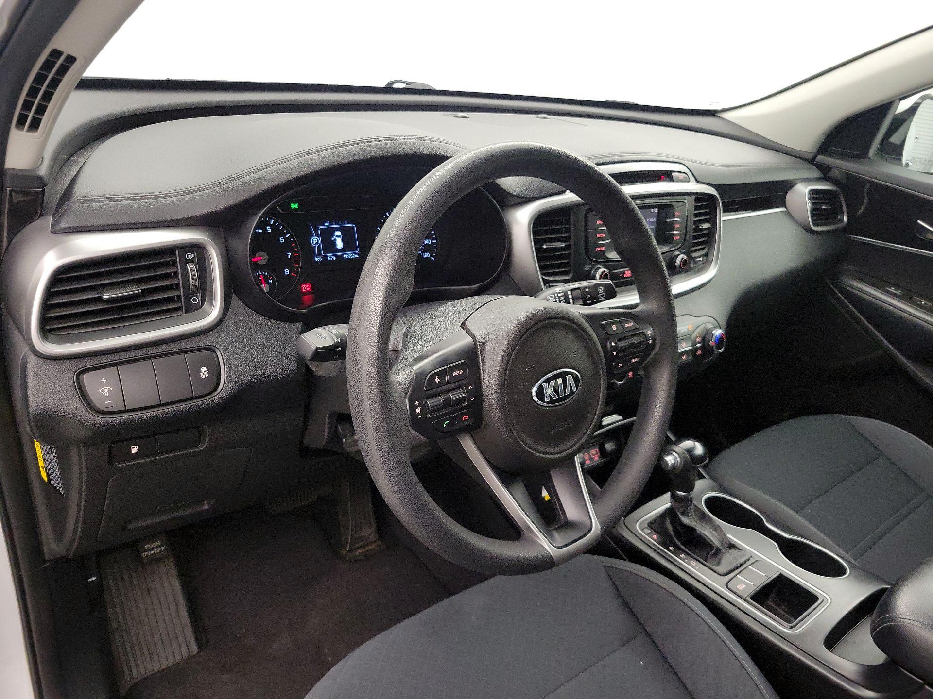 Thumbnail: 2017 Kia Sorento - 9