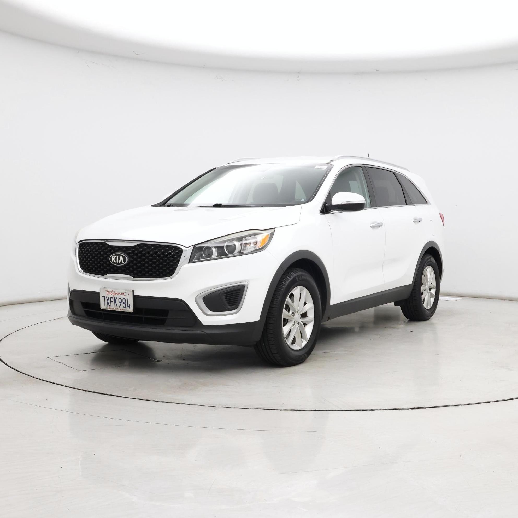 Thumbnail: 2017 Kia Sorento - 4