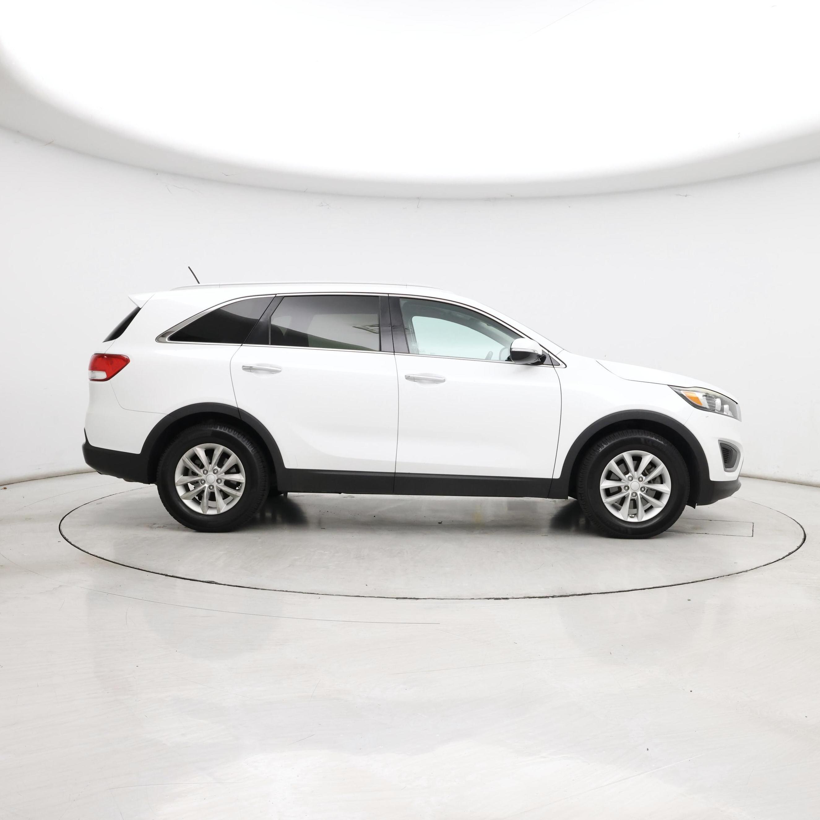 Thumbnail: 2017 Kia Sorento - 7