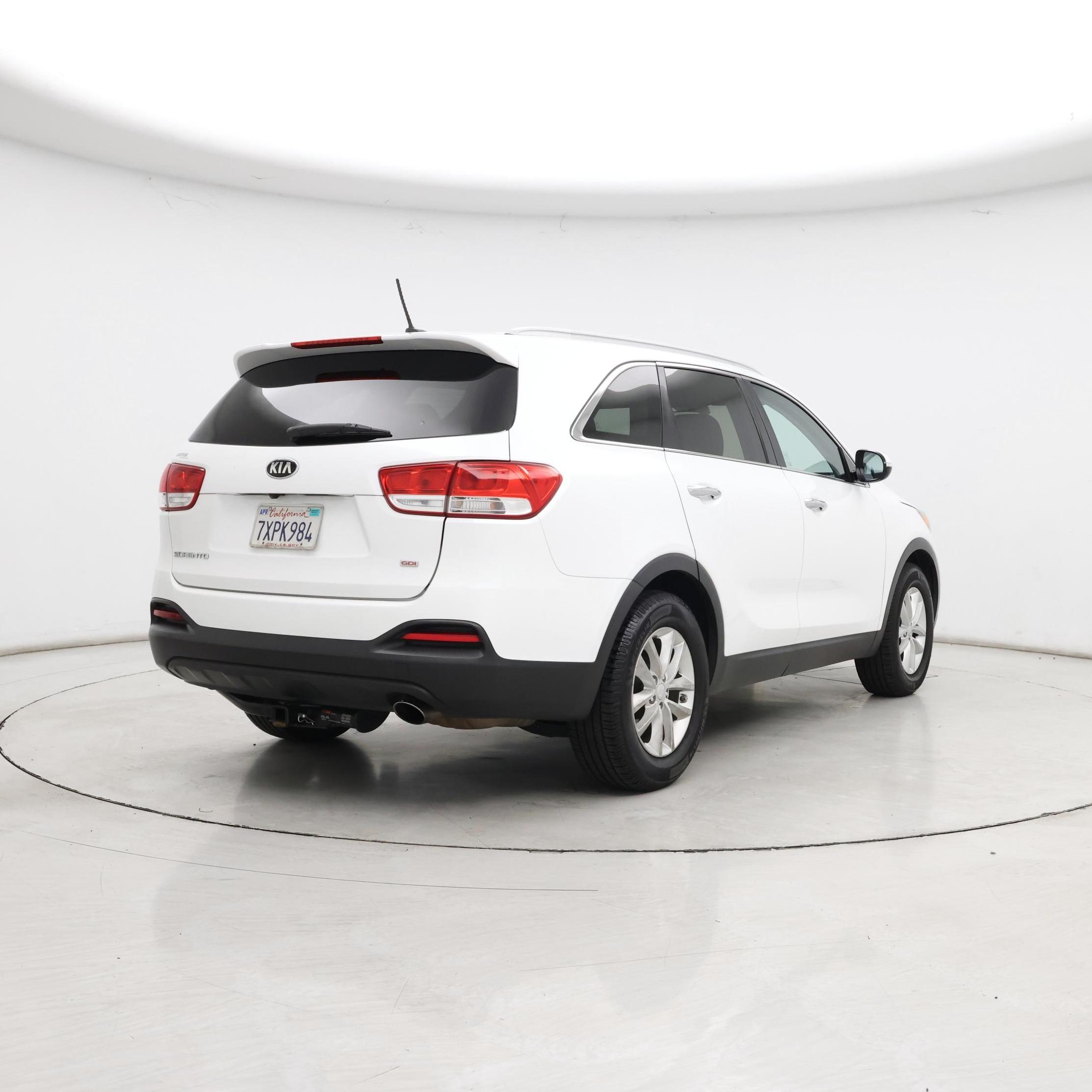 Thumbnail: 2017 Kia Sorento - 8
