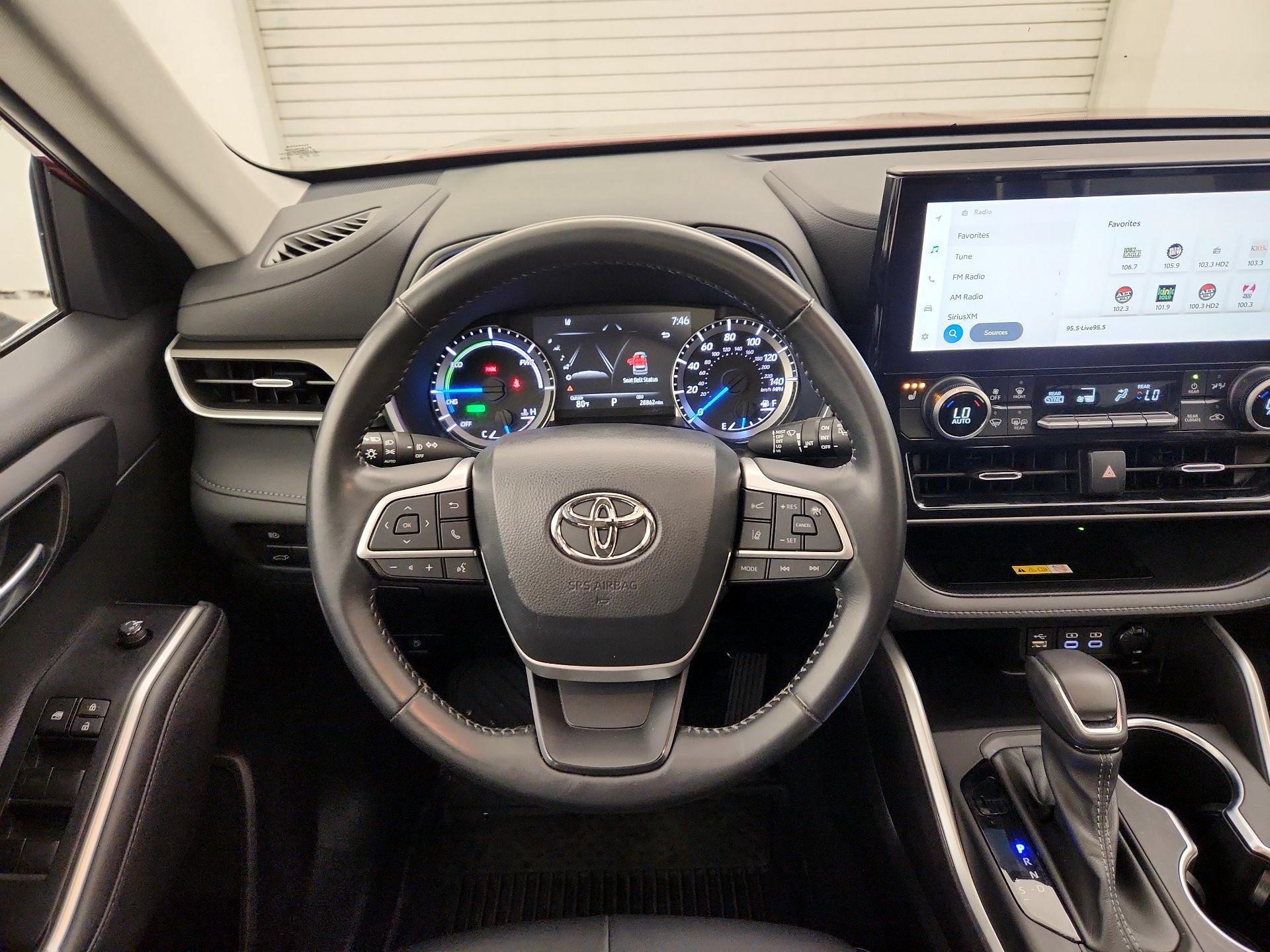 Thumbnail: 2023 Toyota Highlander - 10