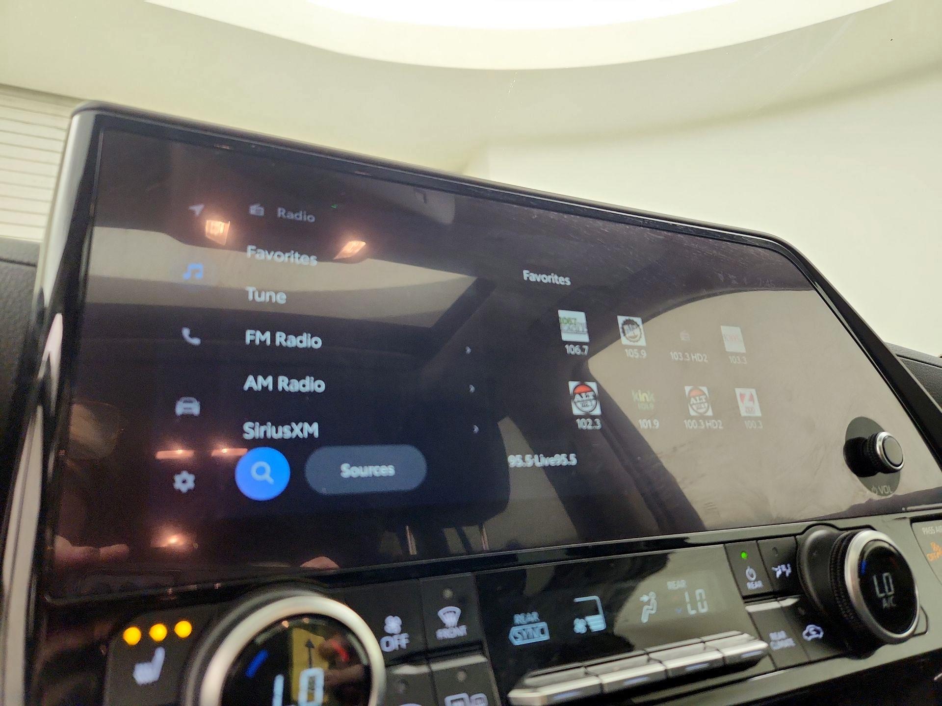 Thumbnail: 2023 Toyota Highlander - 15